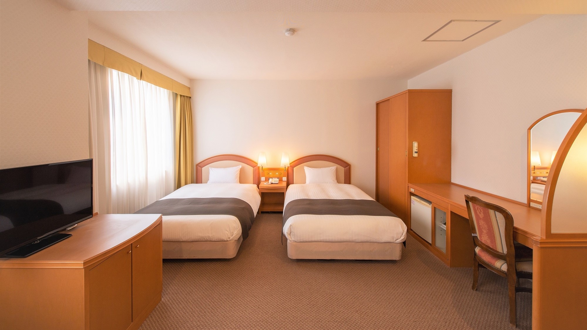 Standard Twin Room (Simmons) 27 square meters / bed front