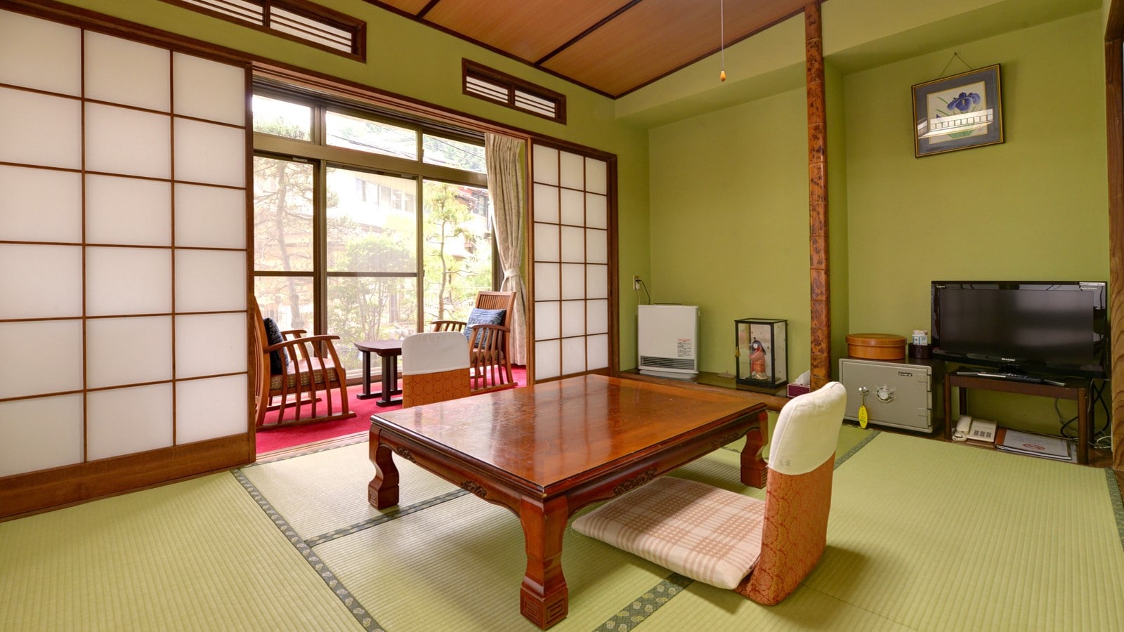 *Room (Japanese-style room with 6 tatami mats and a toilet)