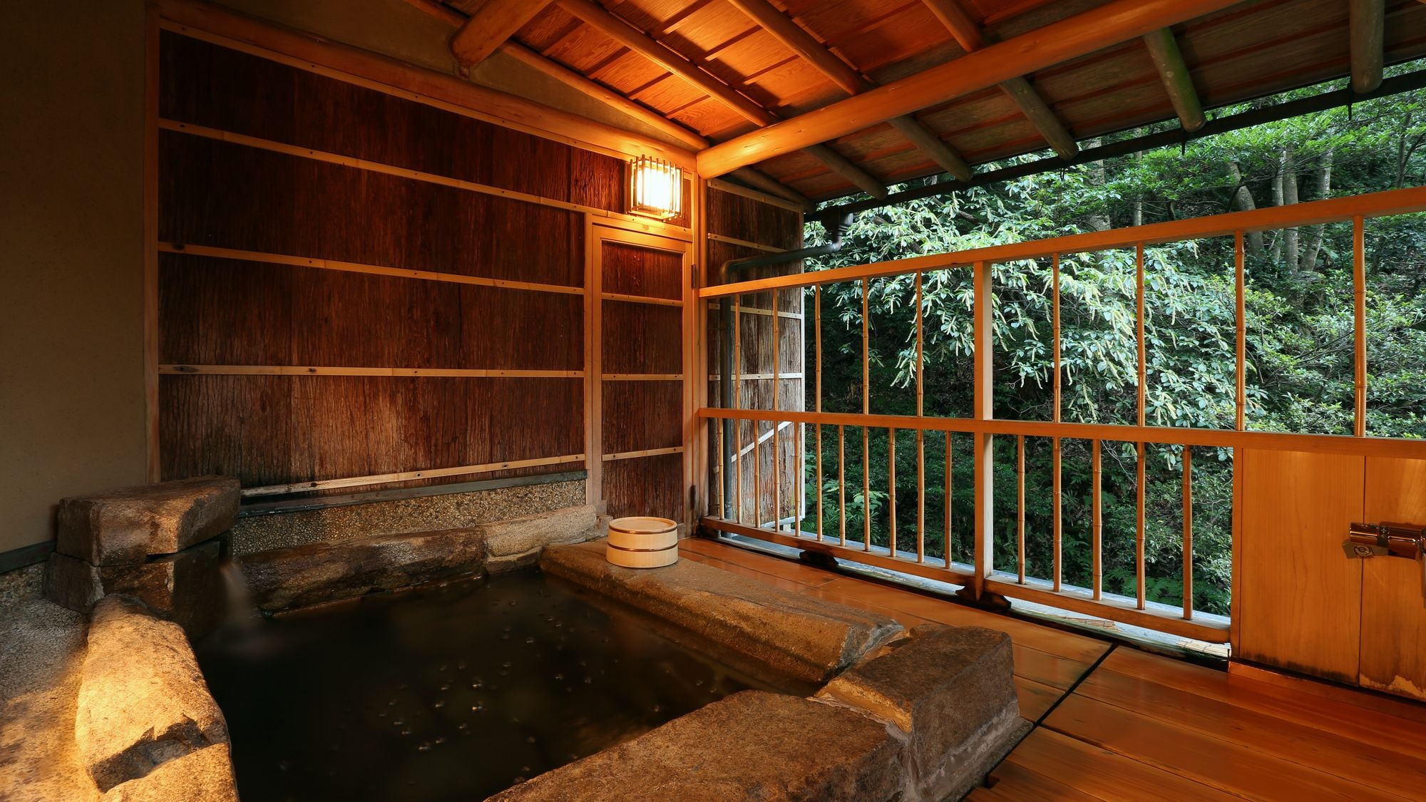 Guest room with open-air bath (rock bath)