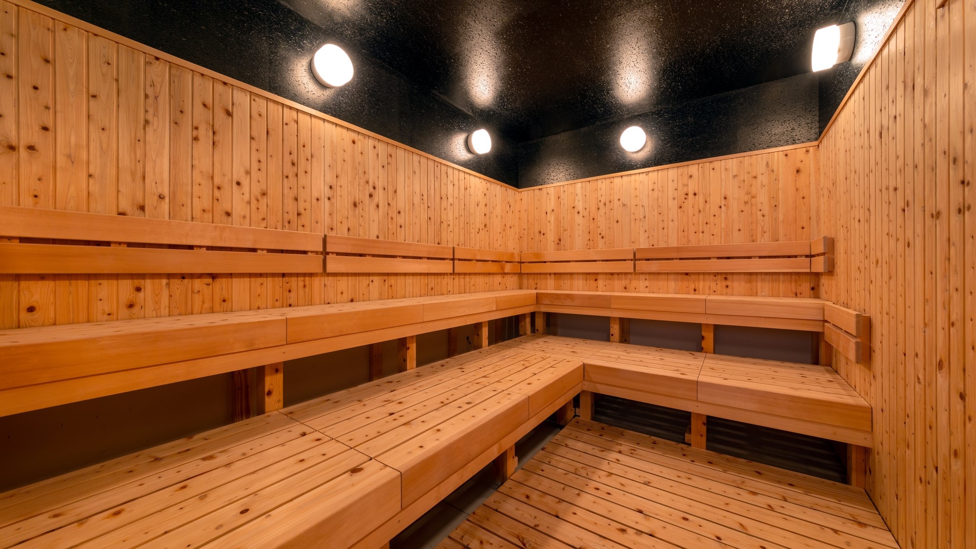 Equipped with sauna for both men and women