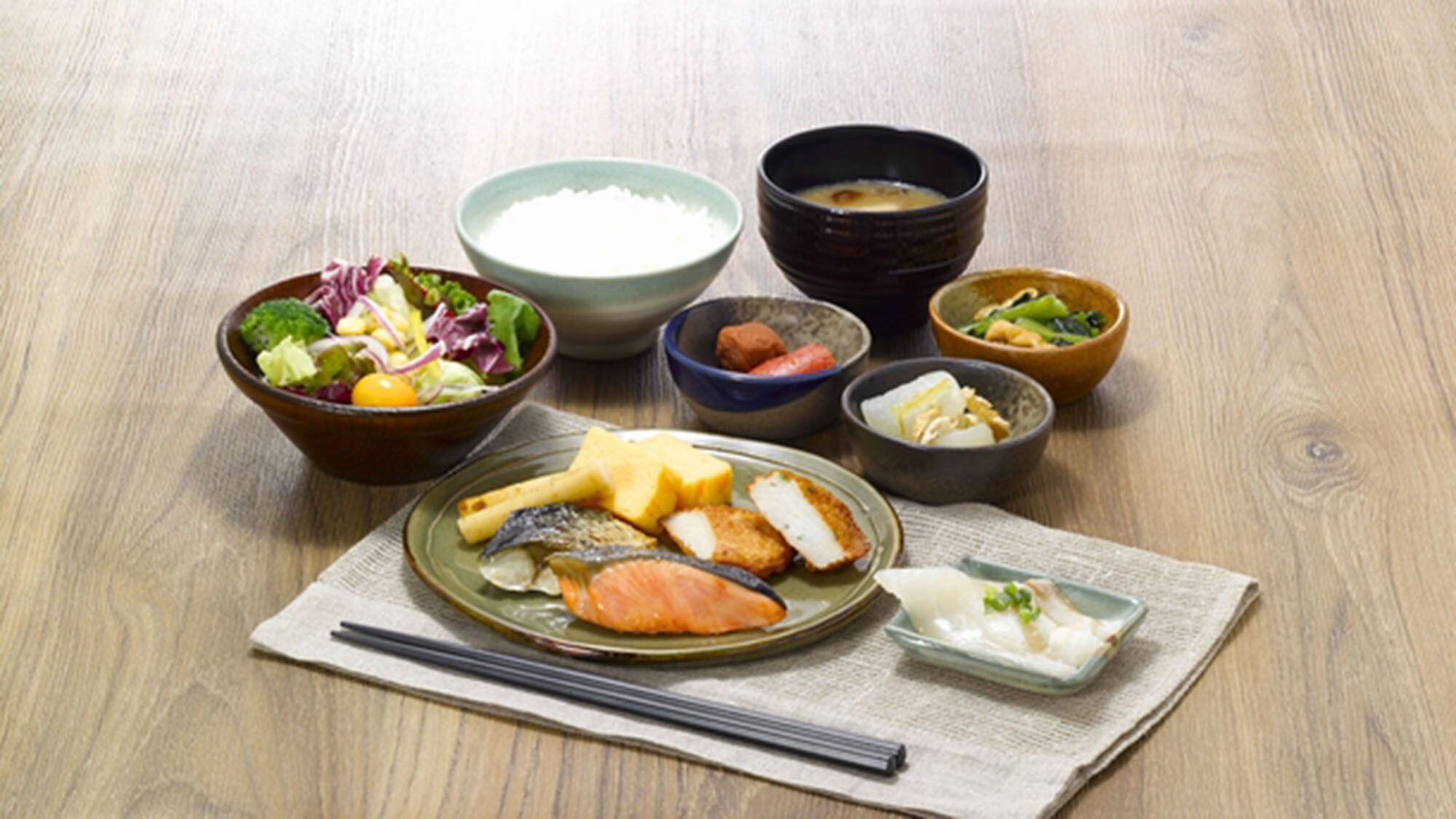 [别馆] 尽享日式、西式料理。