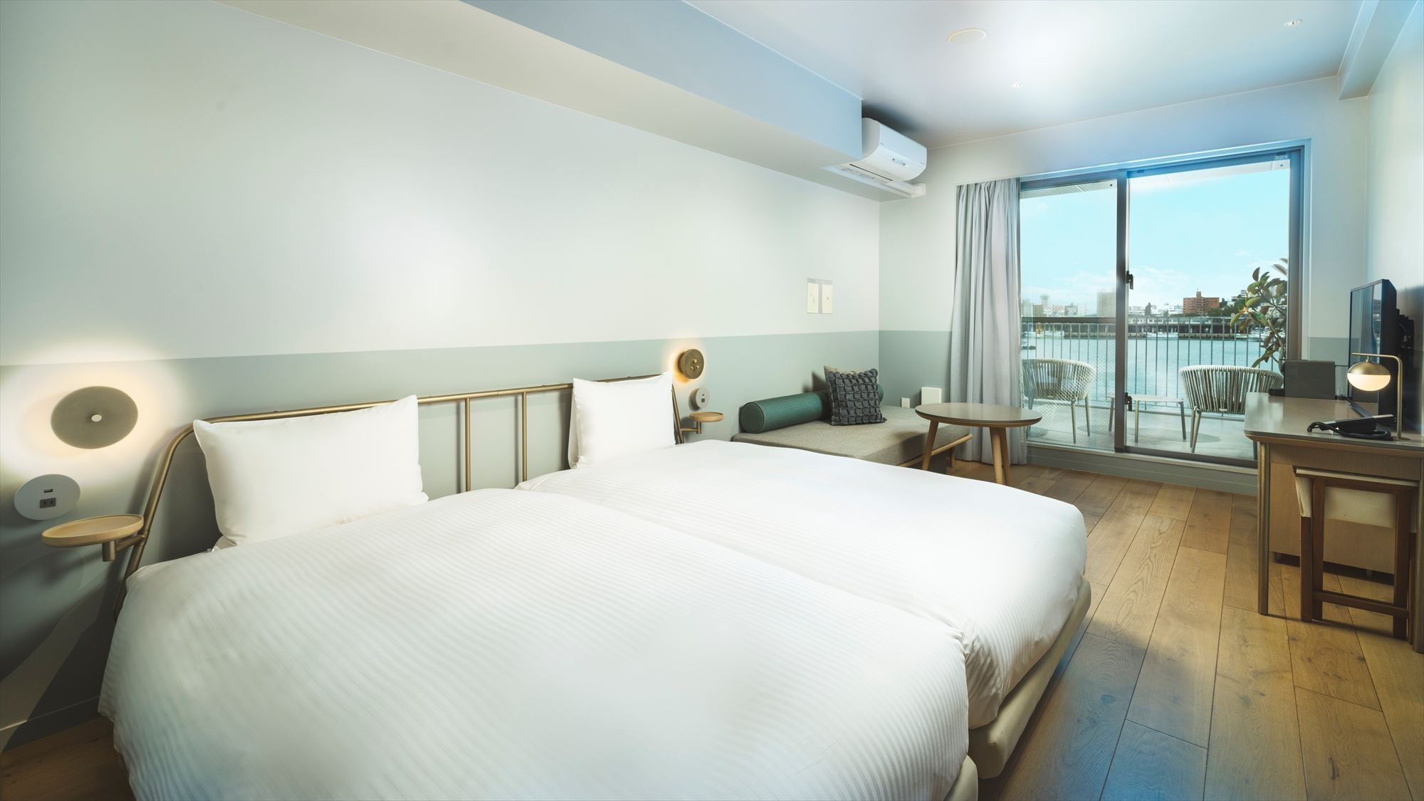 Universal Room