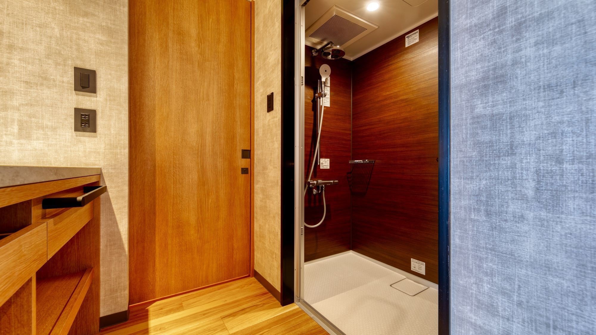 [Wood Flat Twin] Shower booth
