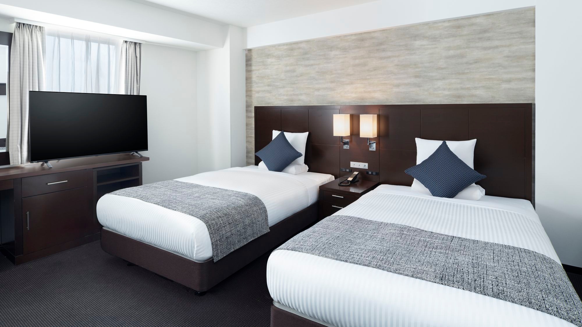 Superior Twin (image)