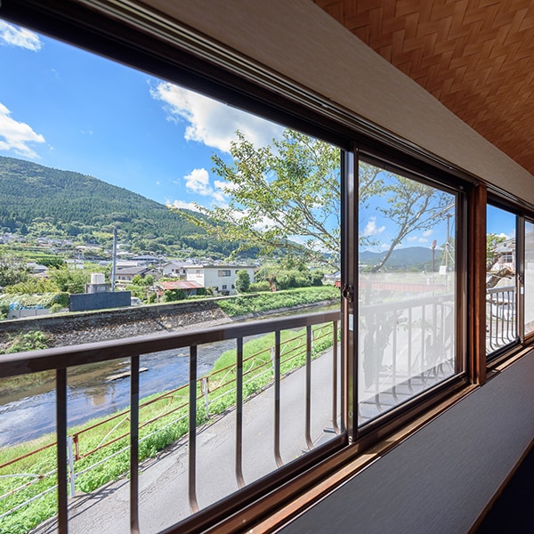 [Japanese-style room, 12 tatami mats, with toilet]