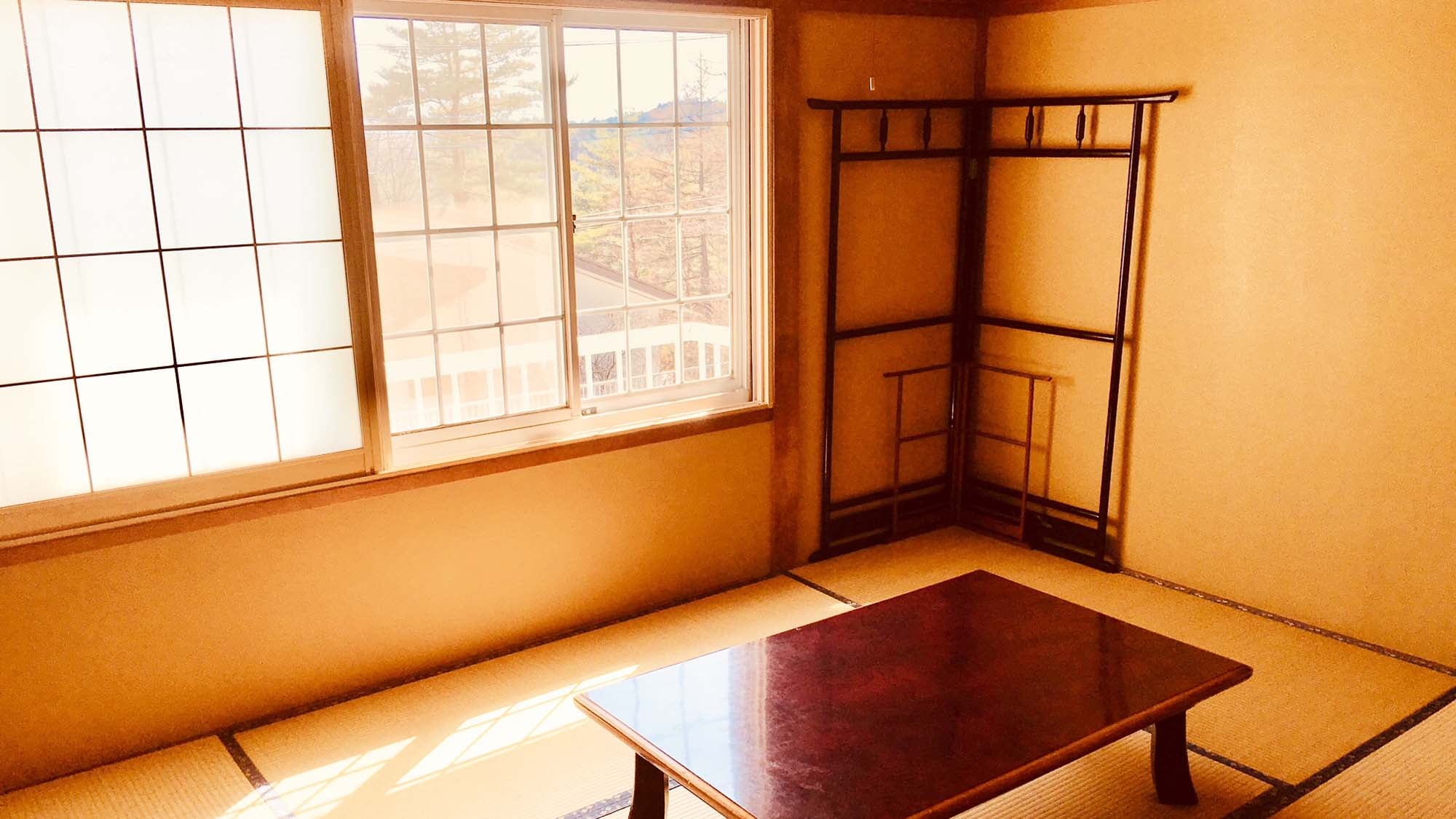 ・ [Example of Japanese-style room] A room with a Japanese-style atmosphere.