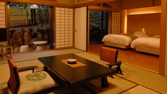 [本館]帶露天浴池的日式和西式房間70平方米（石浴）夜間房間示例