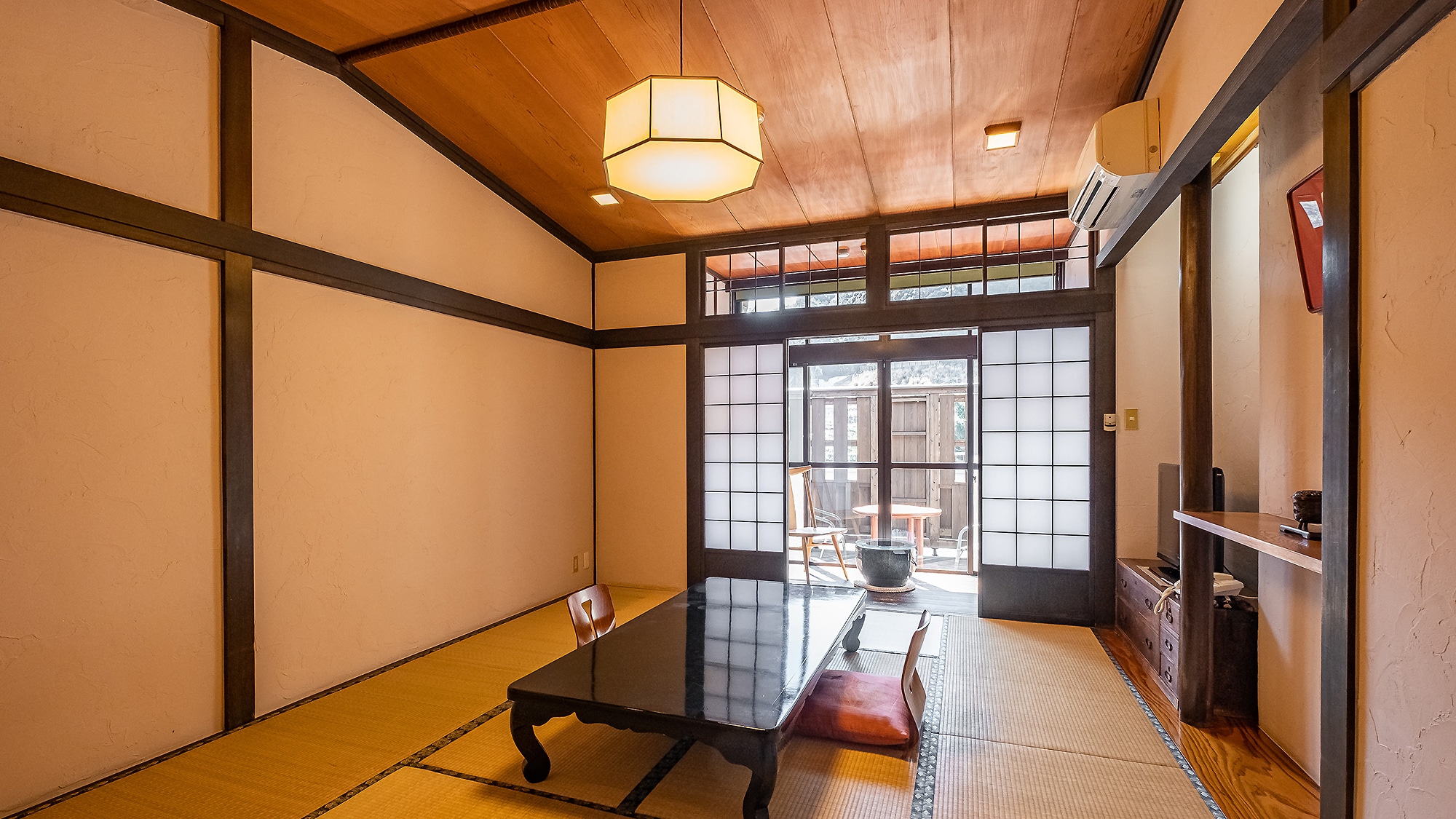 ■日式房間，有 10 個榻榻米和一個寬敞的陽台 ■禁止攜帶寵物（禁煙）