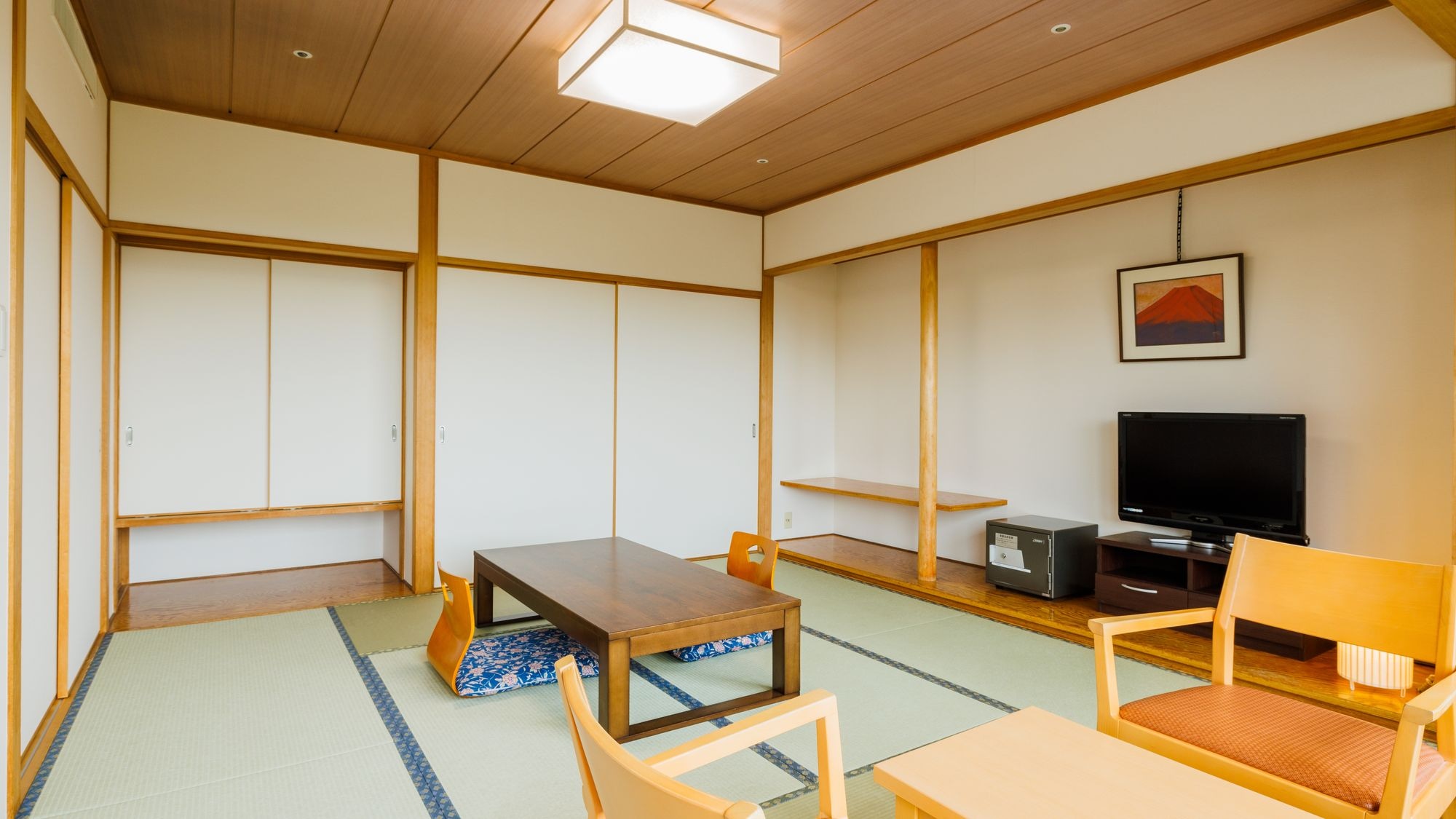 [8 tatami Japanese-style room]