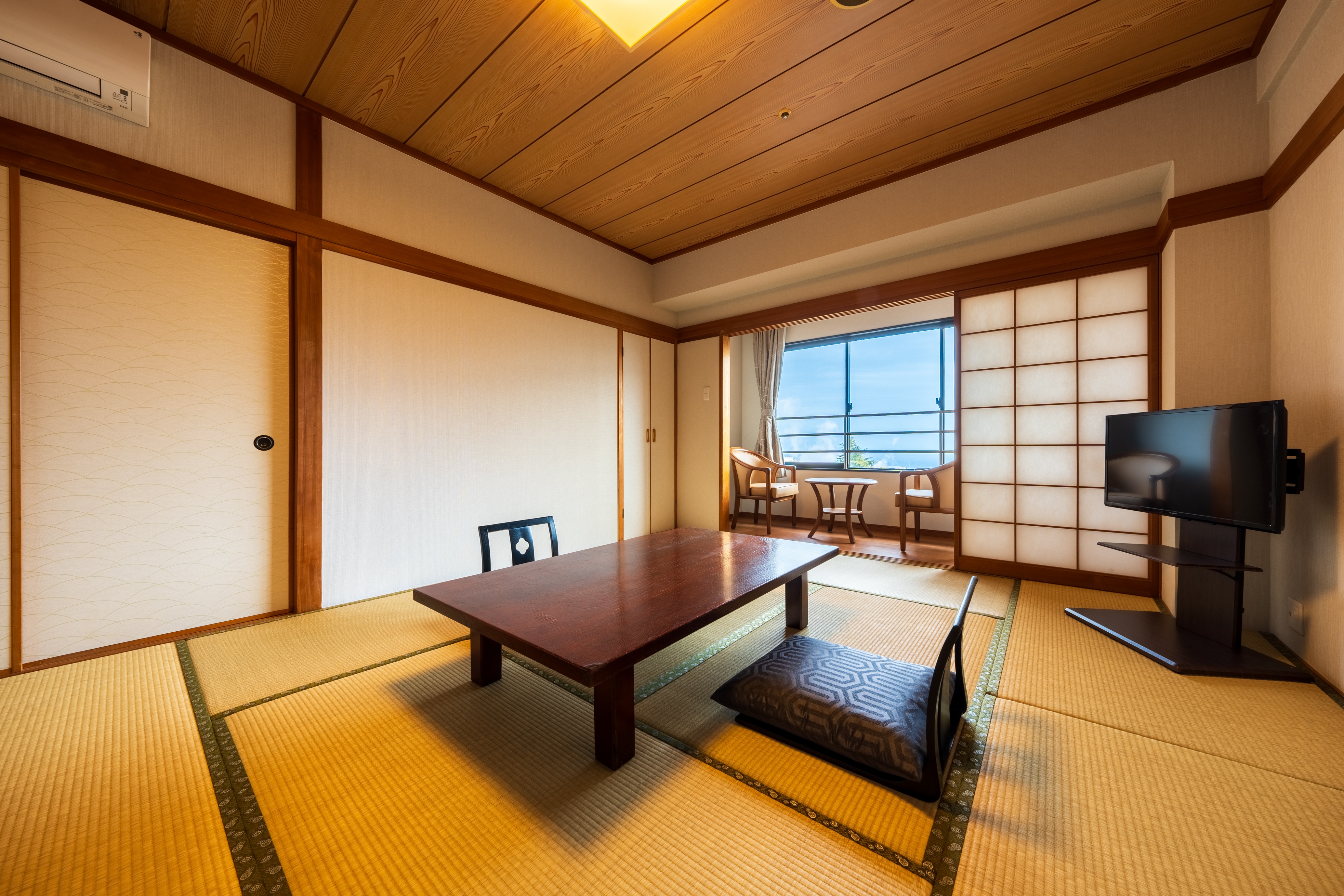 Sea side Japanese style room