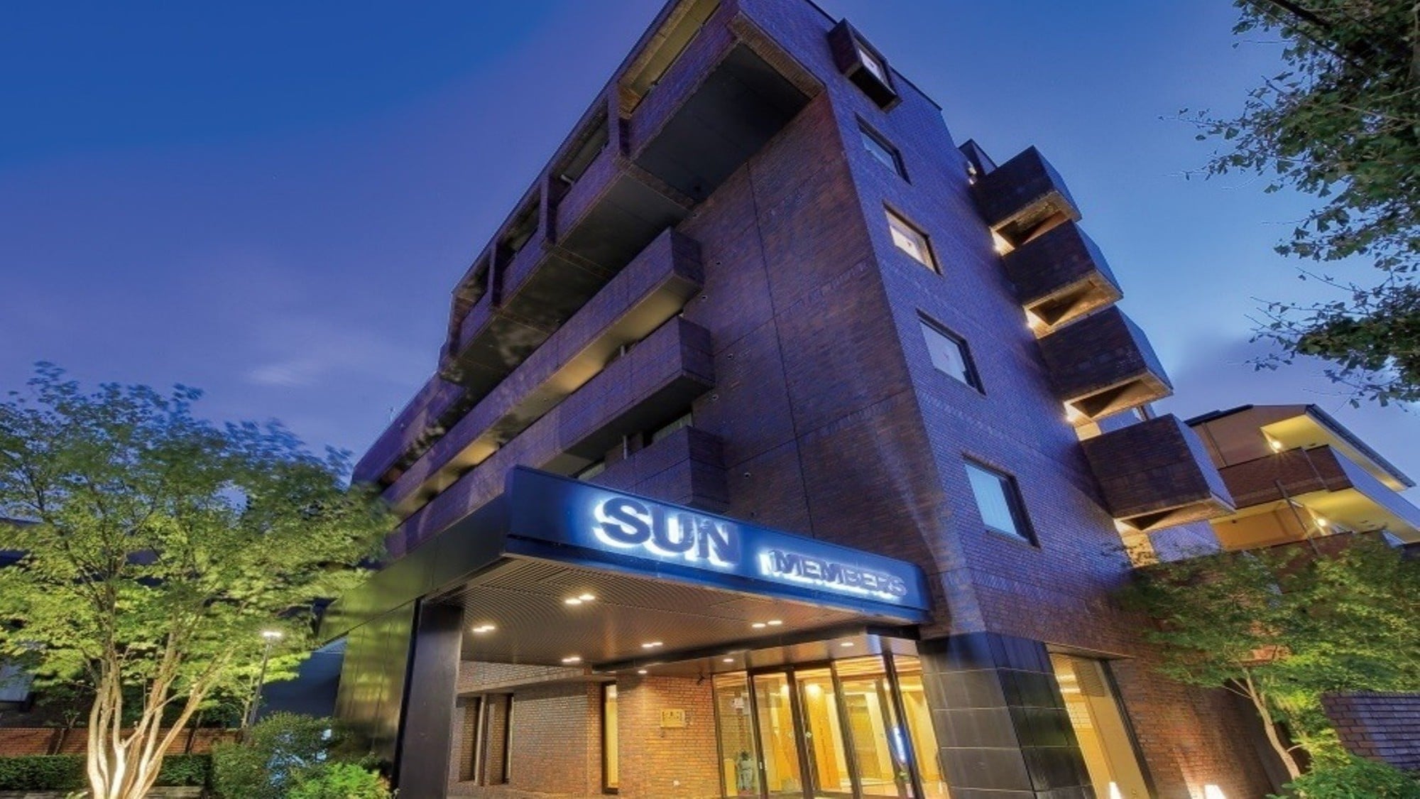 ◆Hotel exterior (evening)