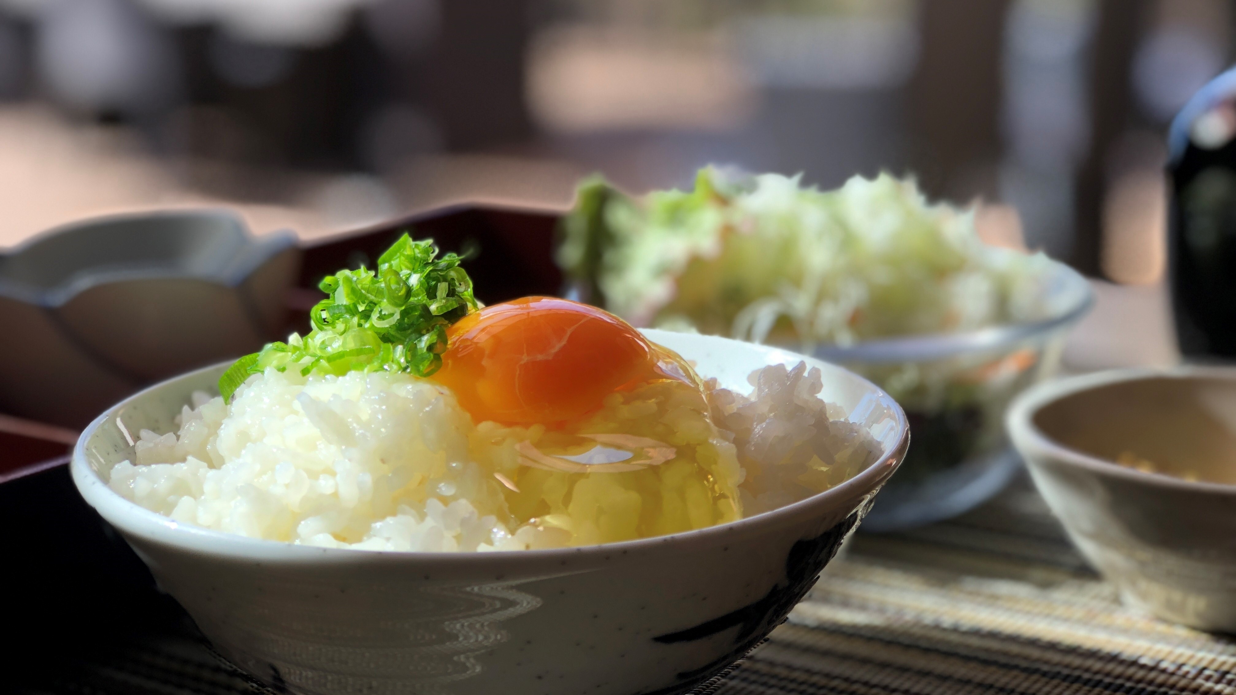 อาหารเช้า (ข้าวไข่ดิบ)