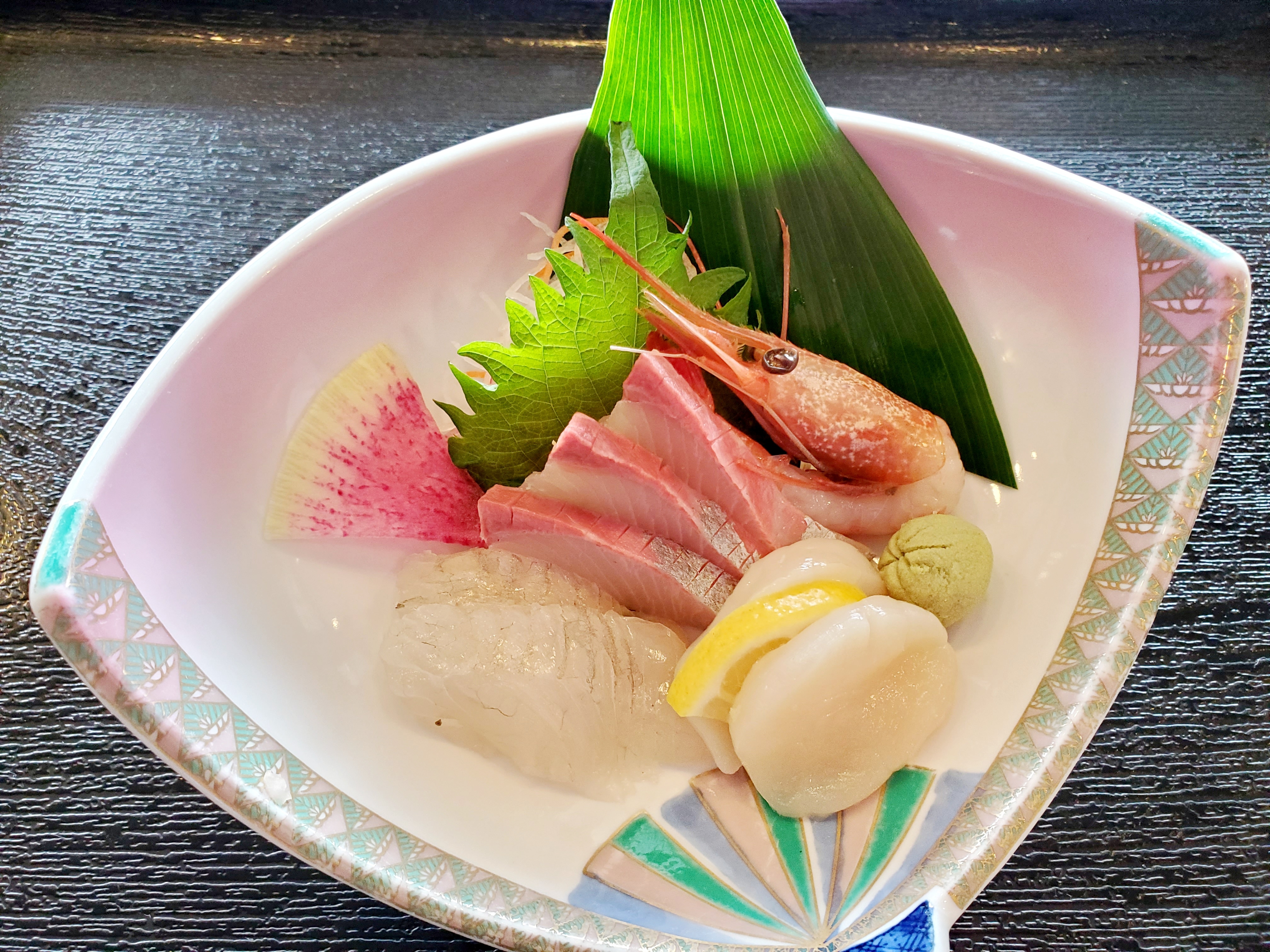 Assortment of 4 kinds of sashimi