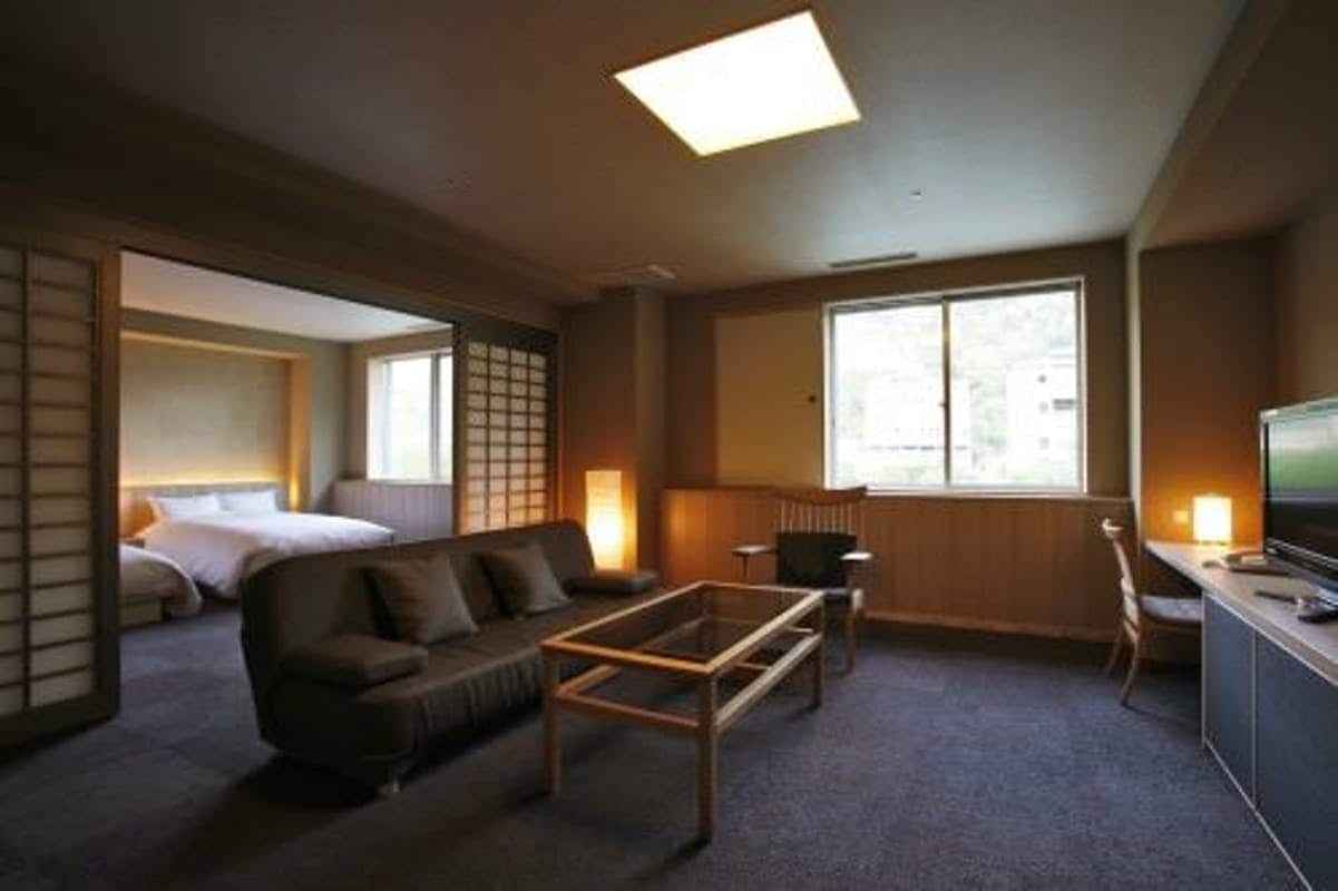 [Non-smoking] Twin with cypress bath (60 square meters)
