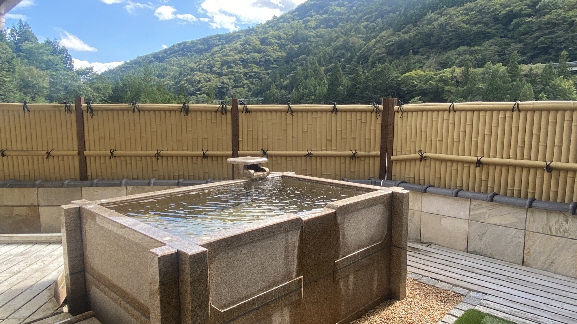 [Seizankan top floor/non-smoking] Special room with open-air hot spring bath made of stone