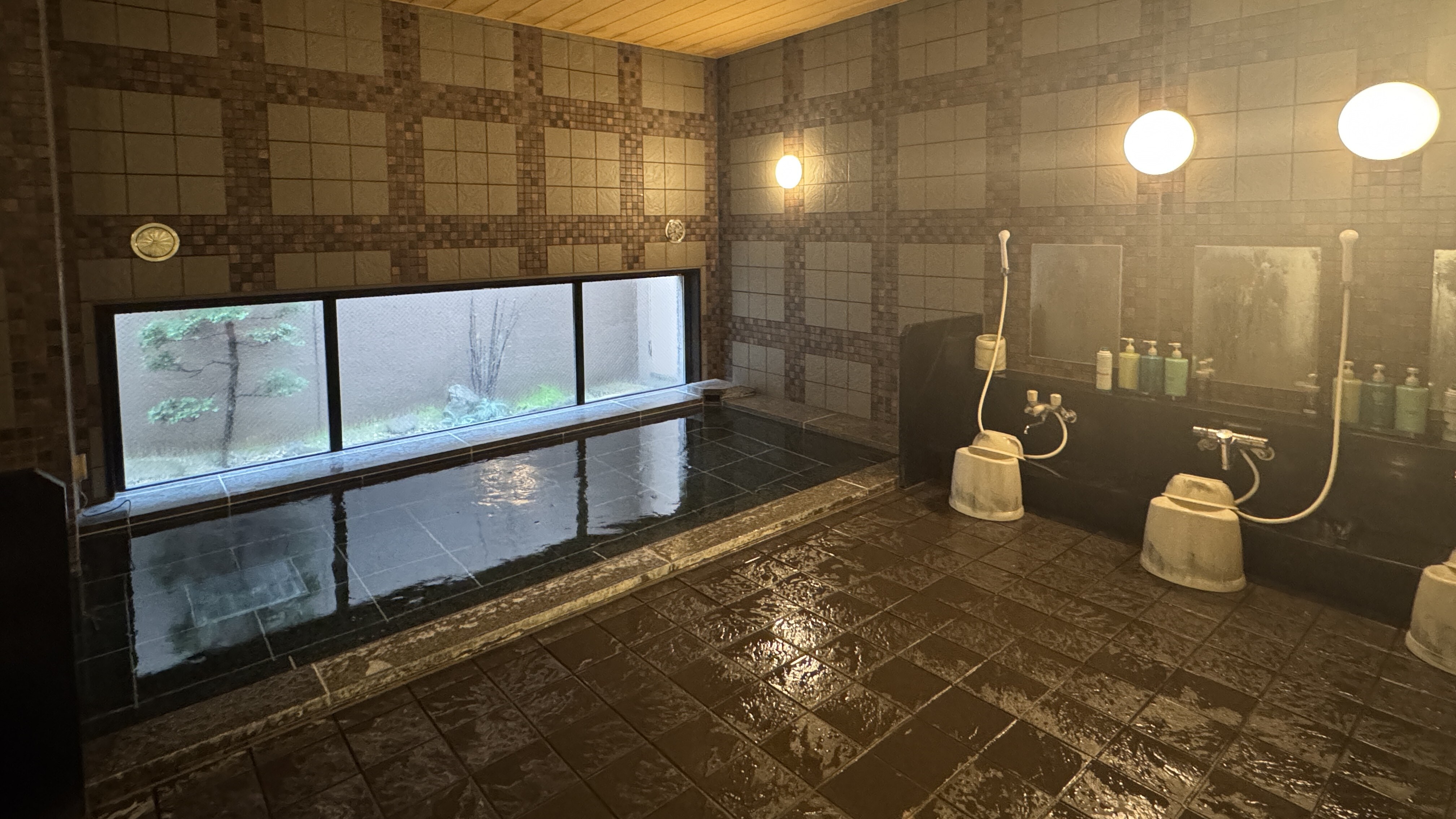 Men's large bath