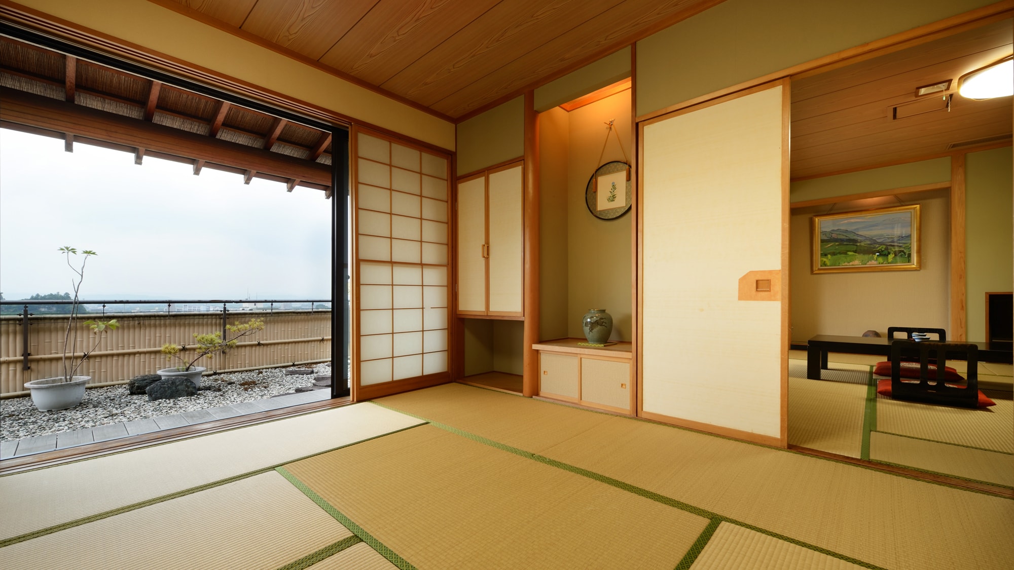 [Main building] With a view garden_Japanese-style room 11 + 10 tatami mats