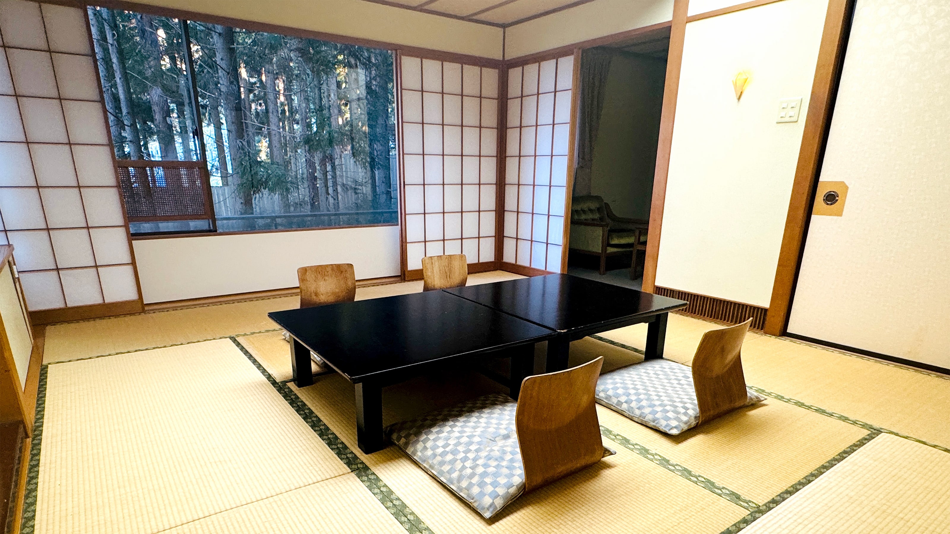 Example of a Japanese-style room at Shusuikan
