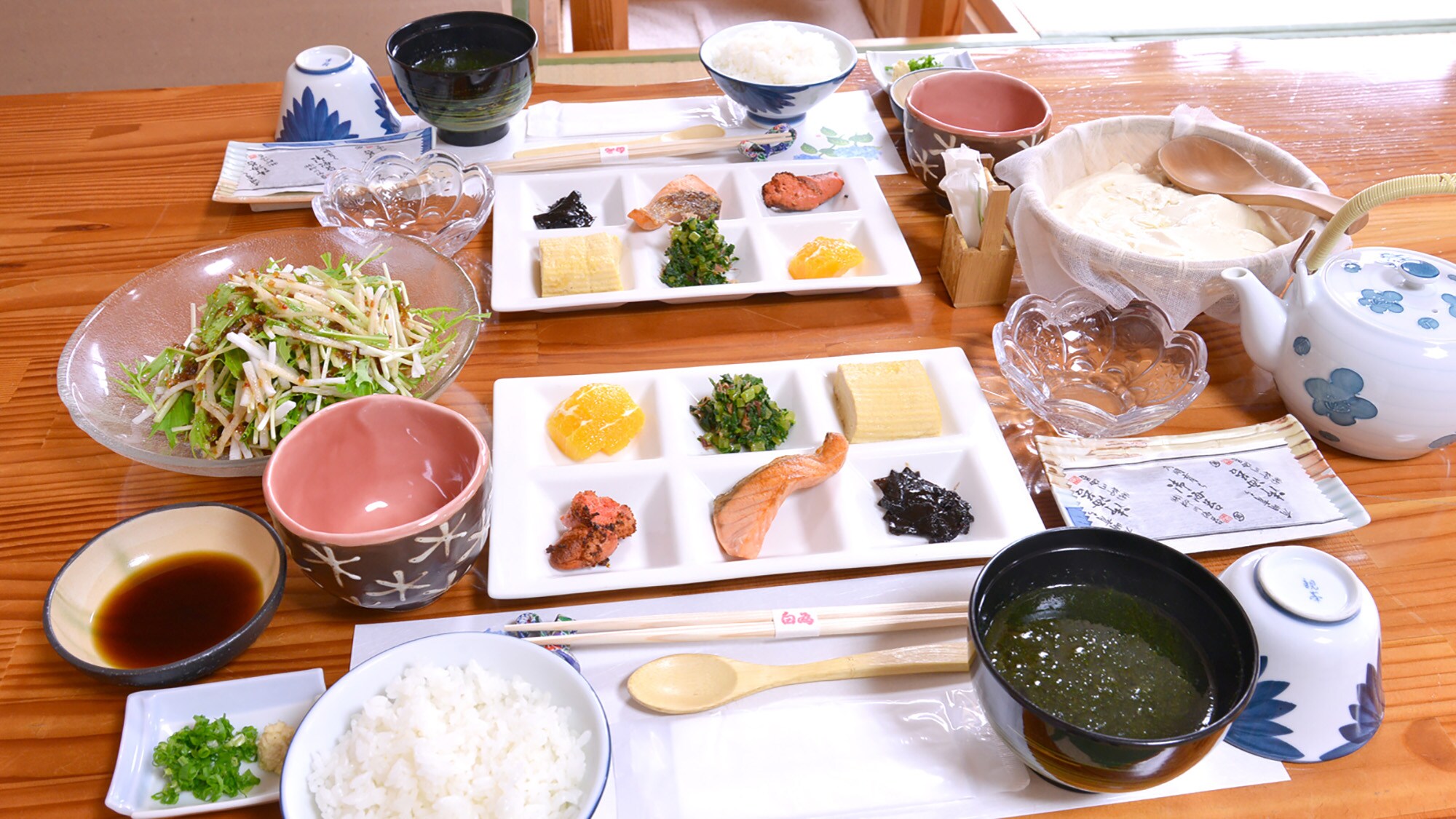 *[Breakfast example] A nutritionally balanced breakfast at a ryokan. You can eat as much white rice as you want!