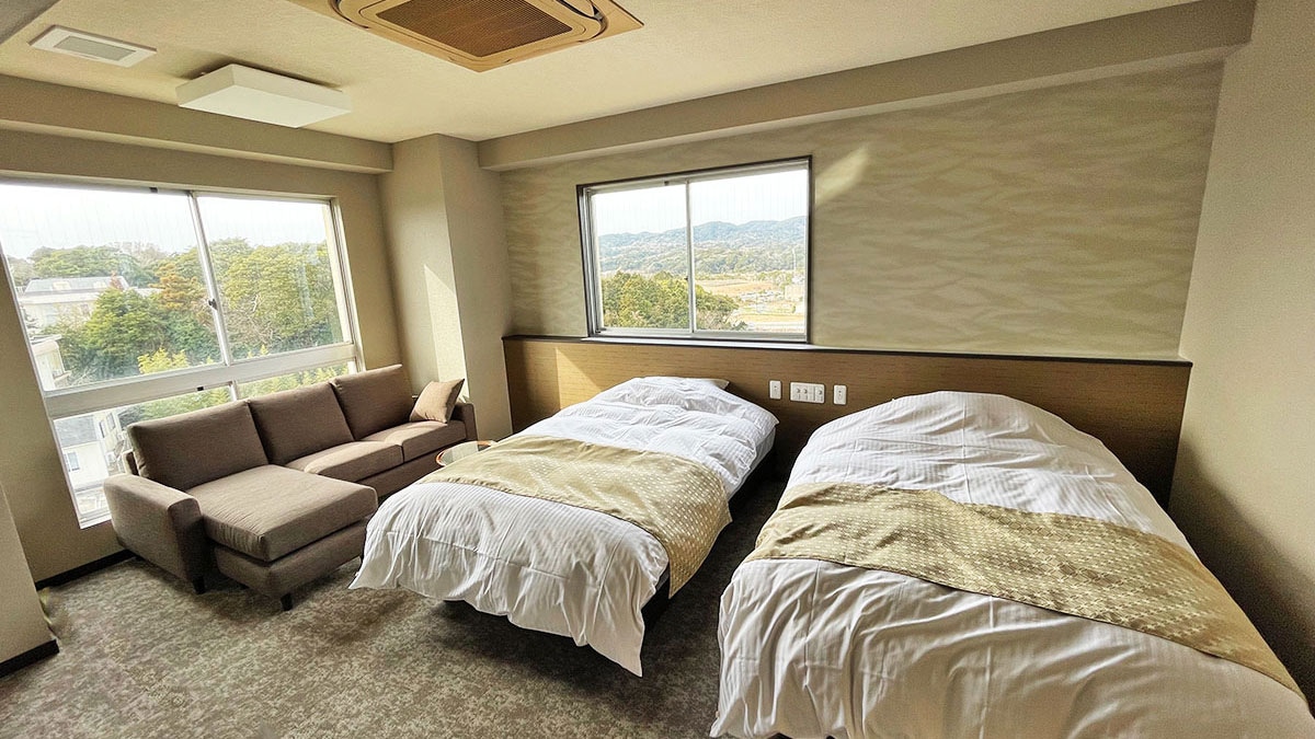 Mountain side guest room