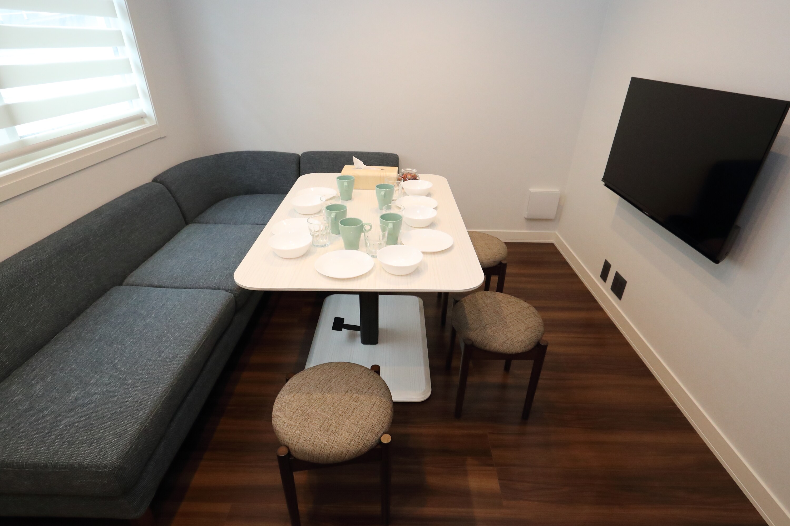 Room B Dining space
