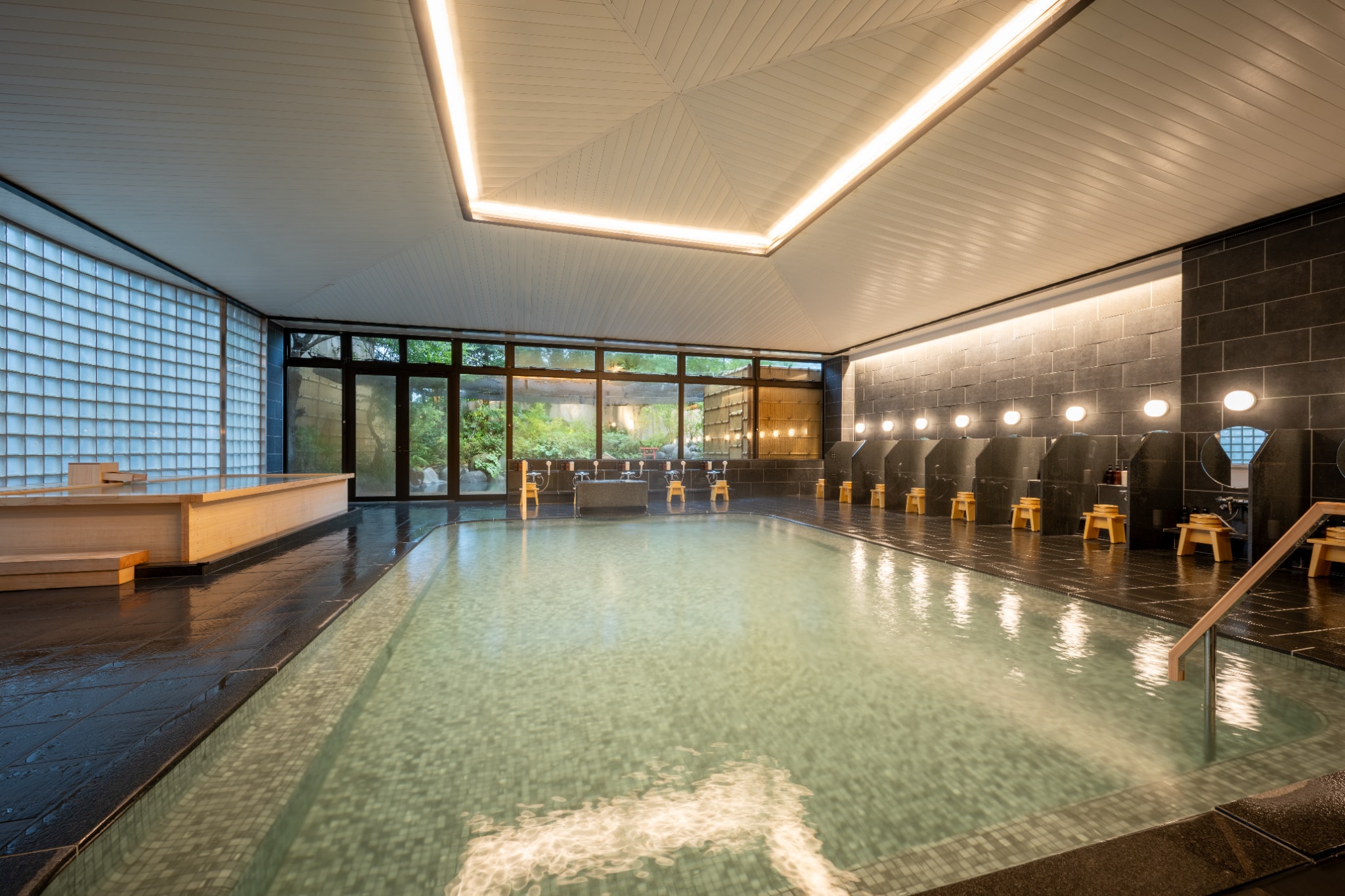 Nhà tắm công cộng