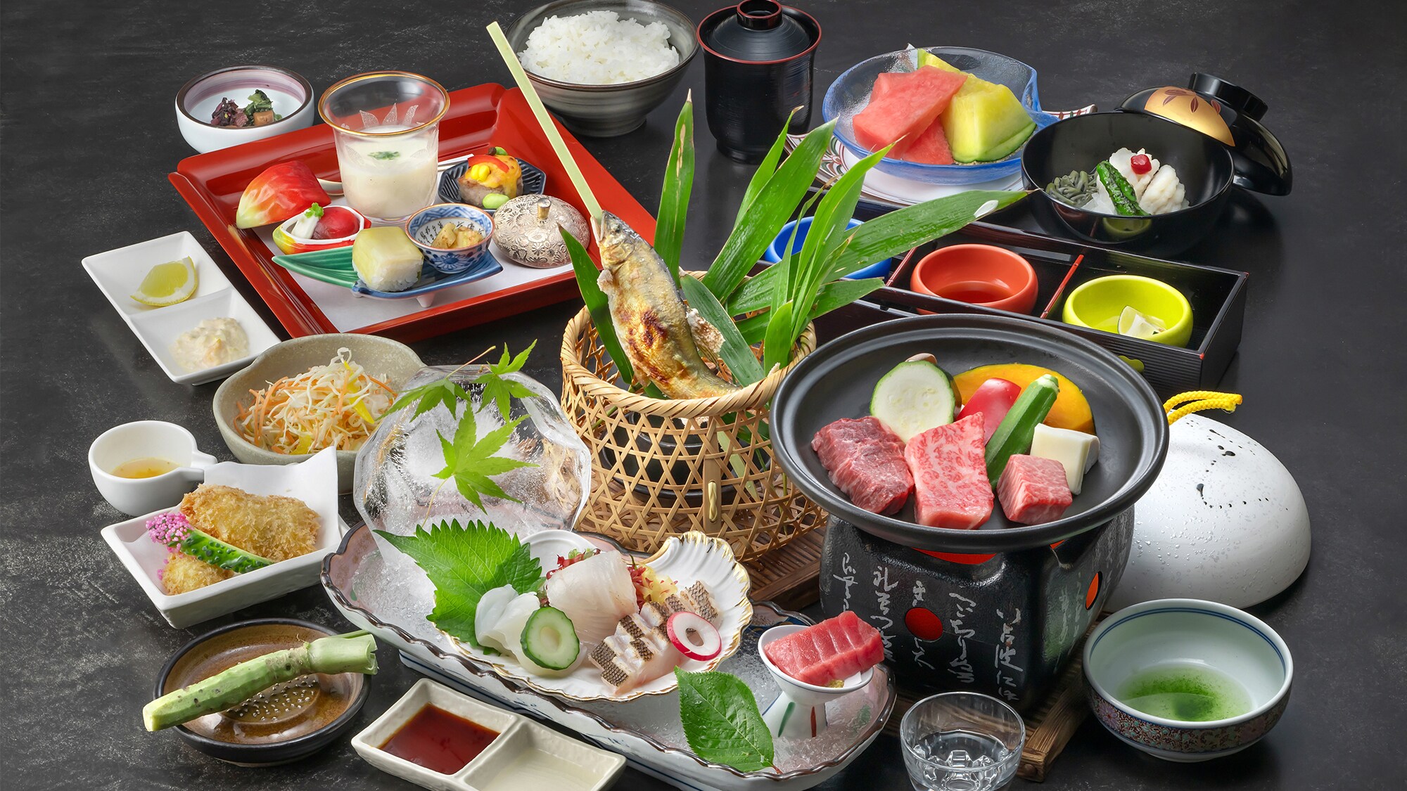 【當季創作懷石料理】使用當季食材，注重季節感的懷石料理。