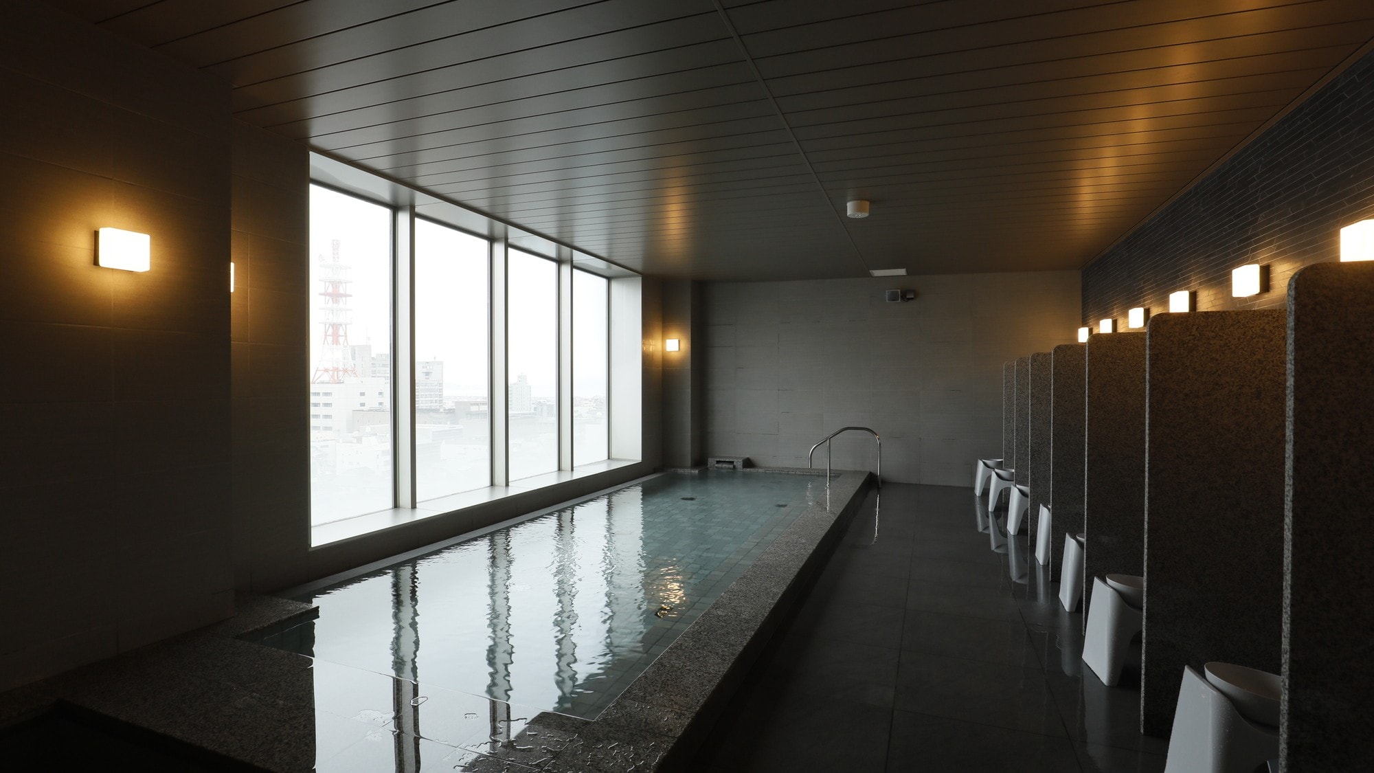 [Men's large open-air bath with a view] (also has a cold bath and sauna)
