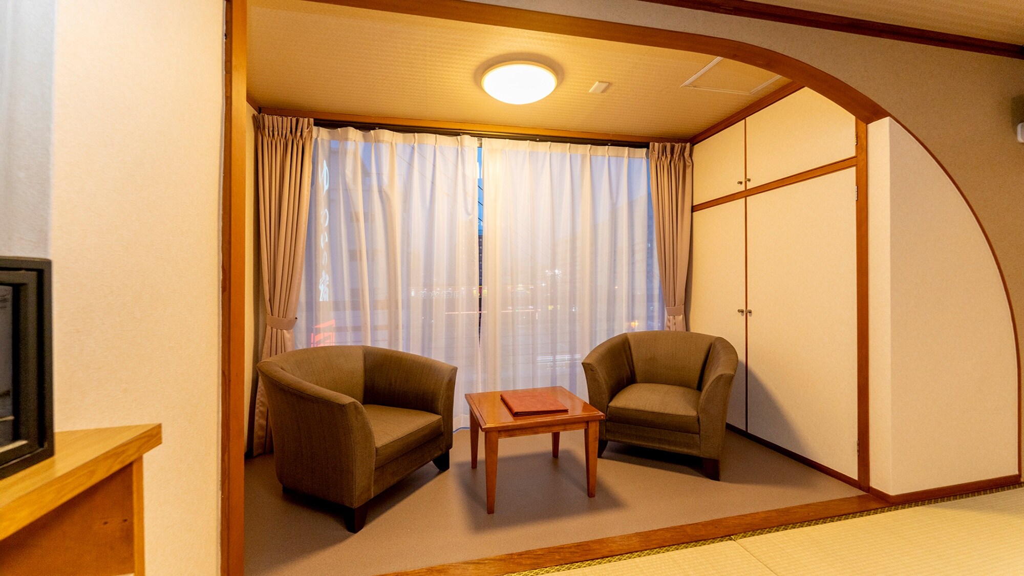 12-tatami Japanese-style room (with bathroom)