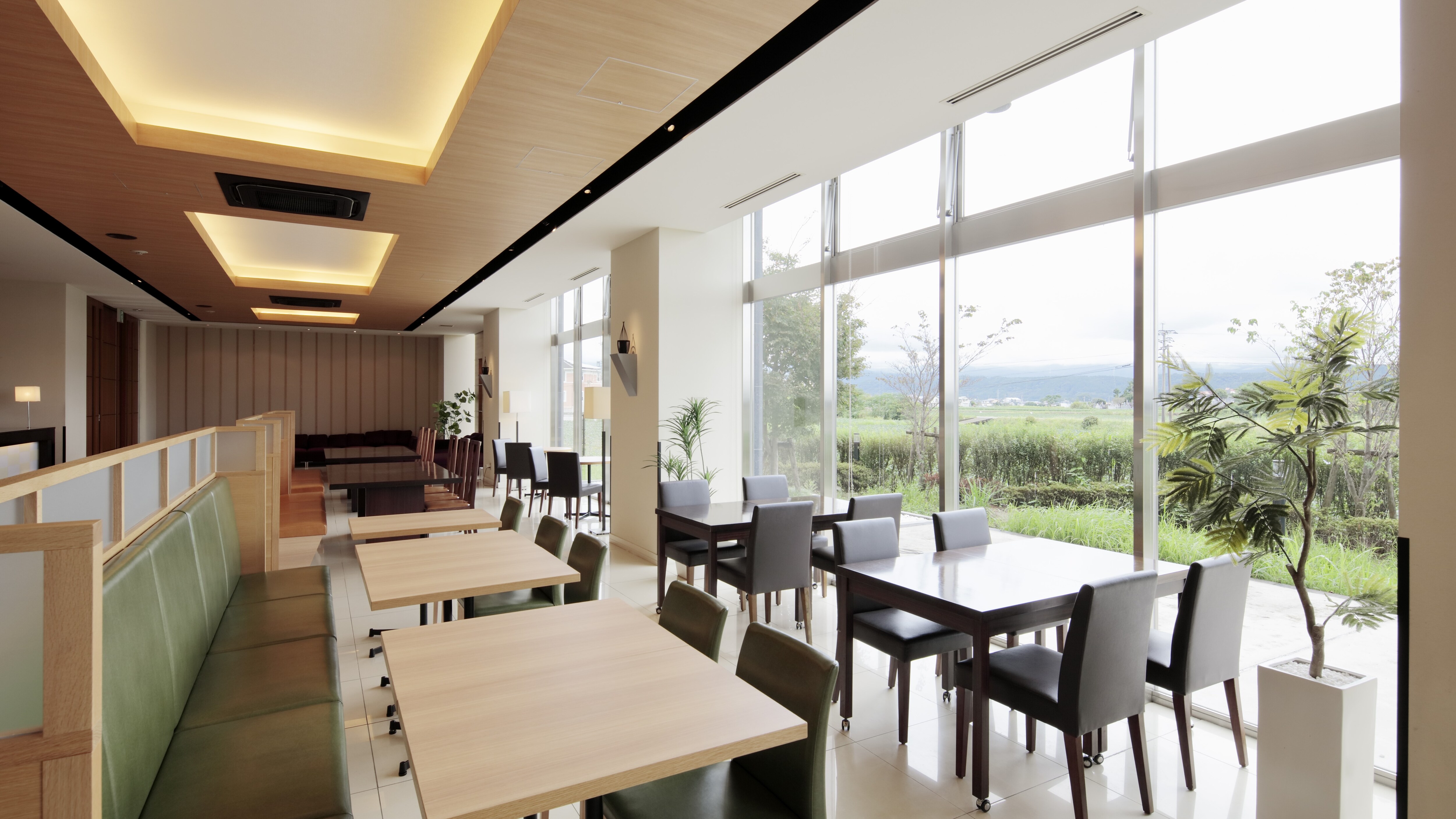 Breakfast Restaurant ⑥