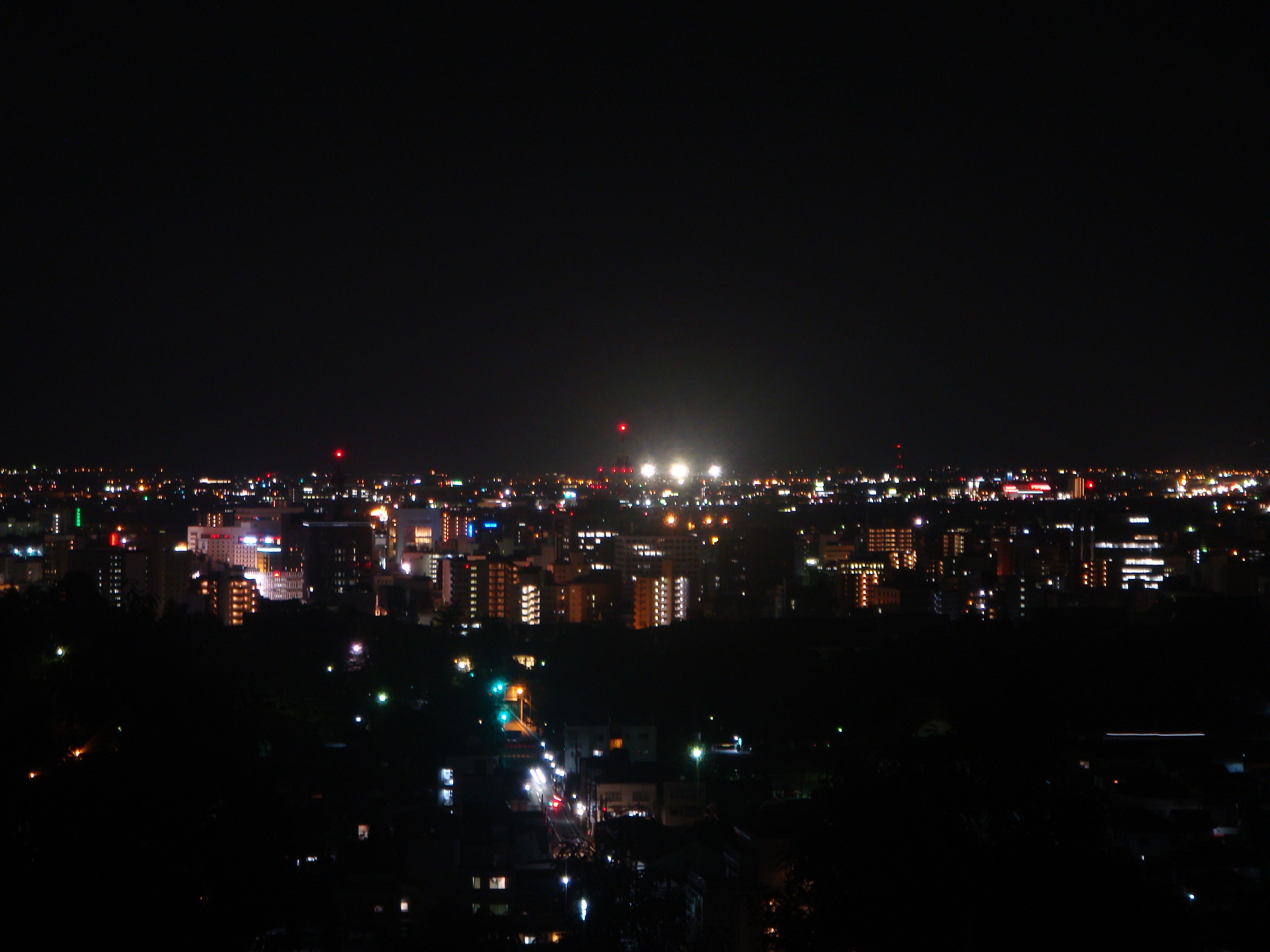 [Night view from the guest room] You can enjoy the view of Nagano city surrounding Zenkoji to your heart's content.