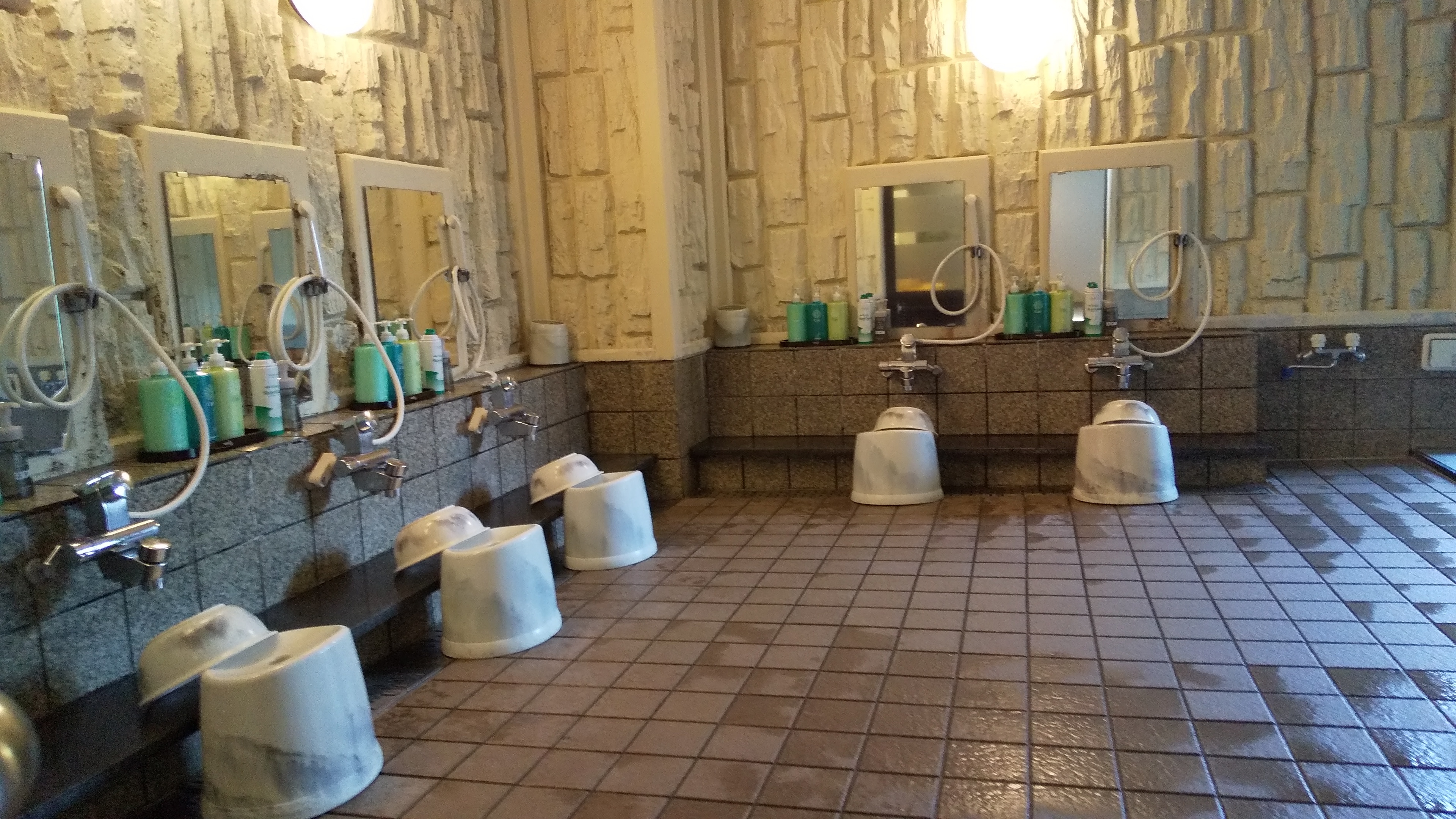 Phòng tắm/phòng vệ sinh lớn dành cho nam