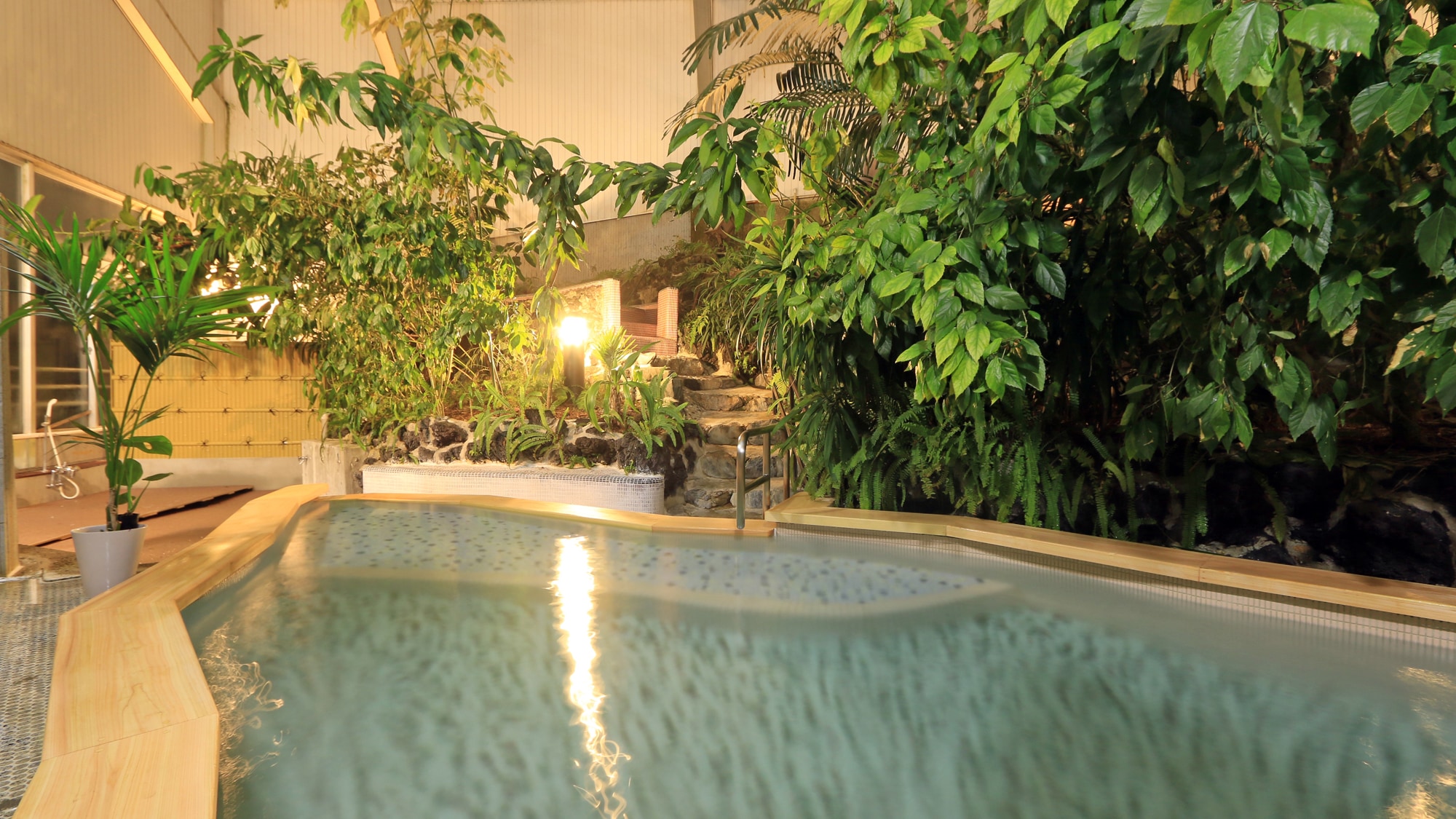 Men's bath: A famous hot spring that has been featured on TV