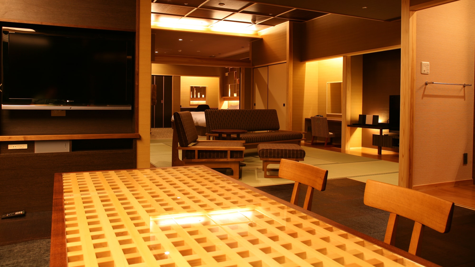 [ทุกห้องมีห้องอาบน้ำแบบเปิดโล่งส่วนตัว] Villa Paradise Sea Garden Type E / No.106 / Living Dining / ห้องสไตล์ญี่ปุ่น