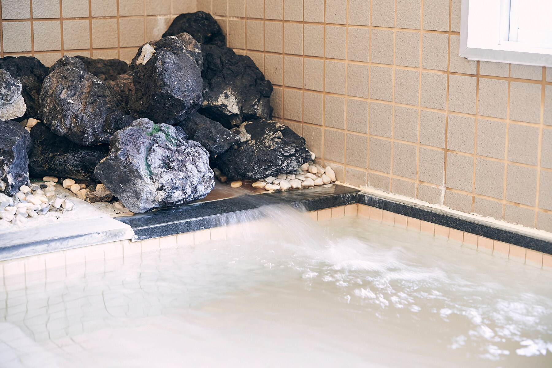 Large communal bath 2