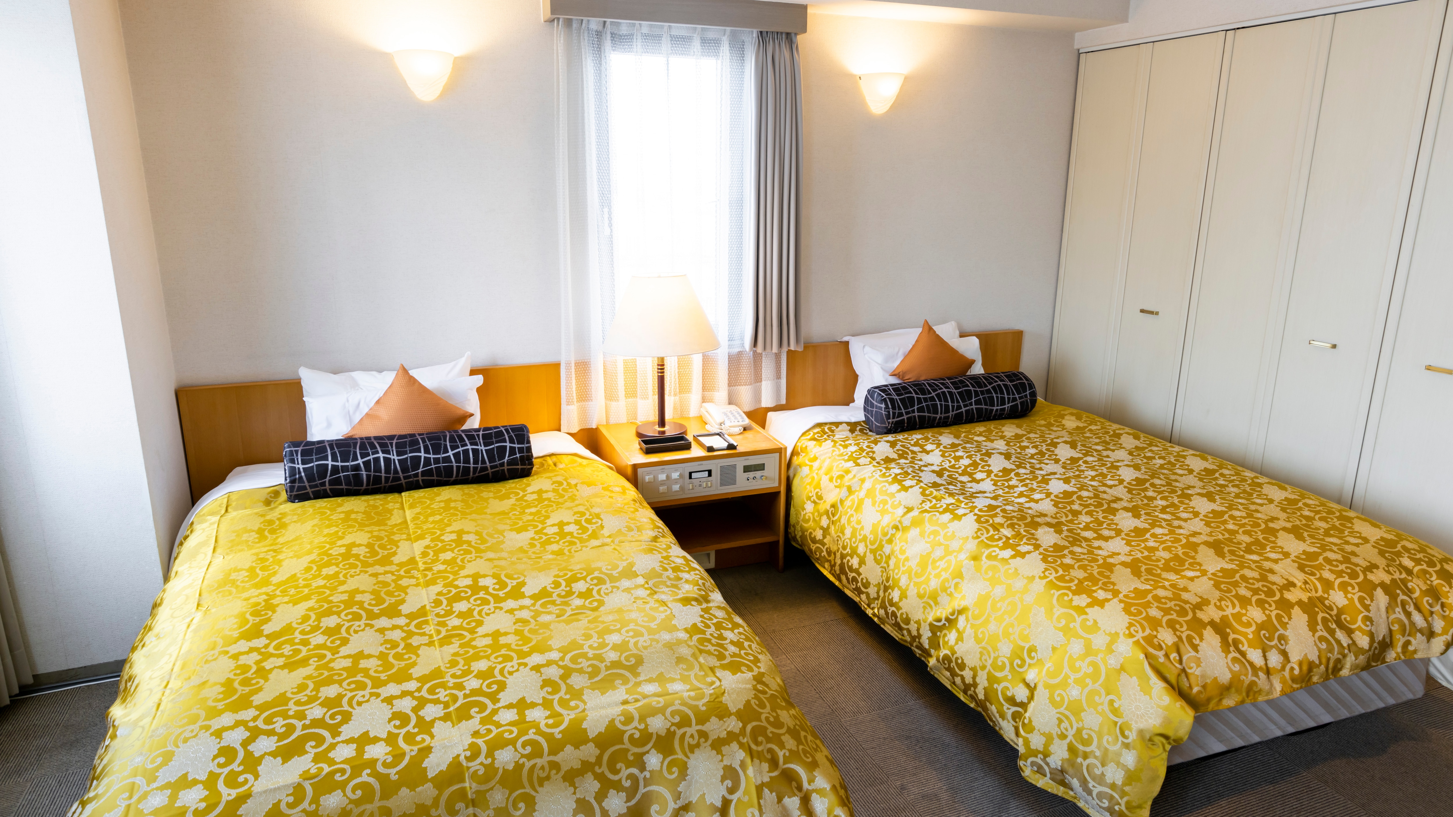 Twin room with 2 Simmons beds! You can attach a bed to make it safe for small children ♪ Please request in advance!
