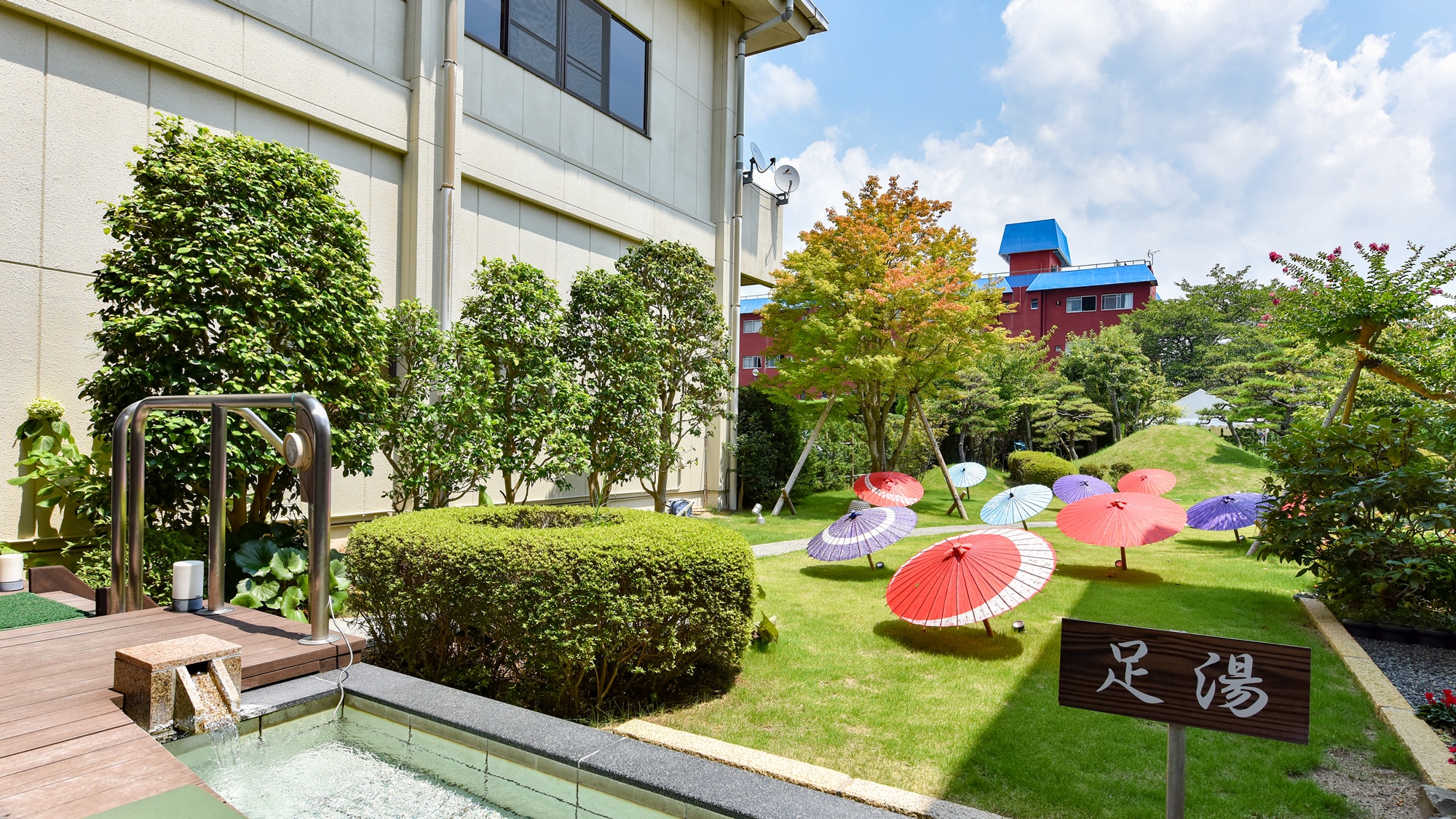 *[Garden] Surrounded by the greenery of the garden, you can forget the hustle and bustle of everyday life.