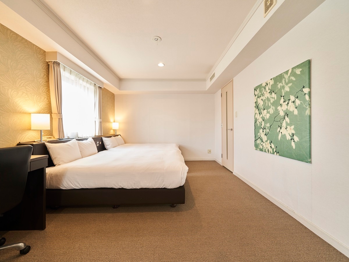 日西合璧的房間床