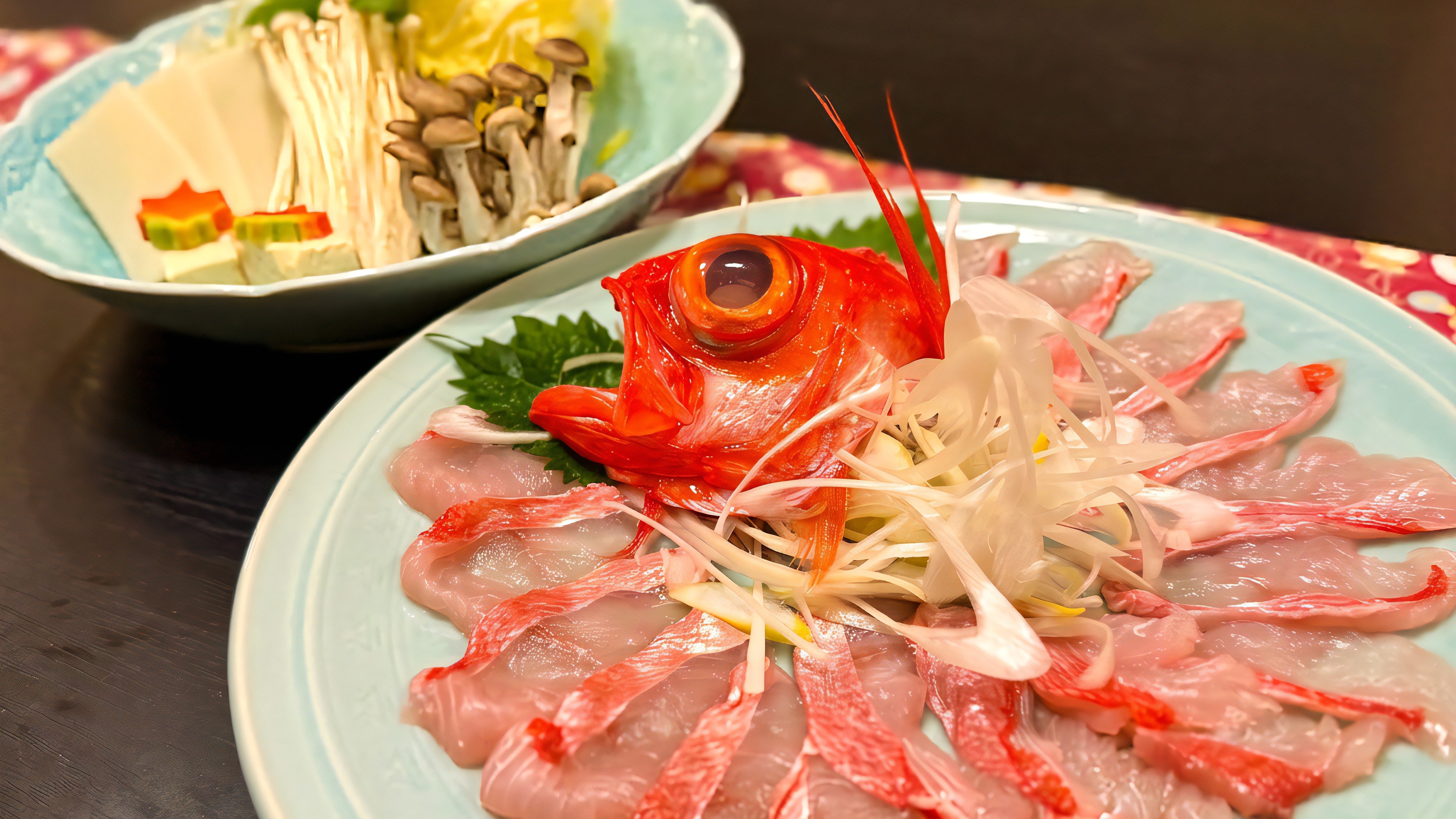 Ví dụ về món shabu-shabu cá hồng.