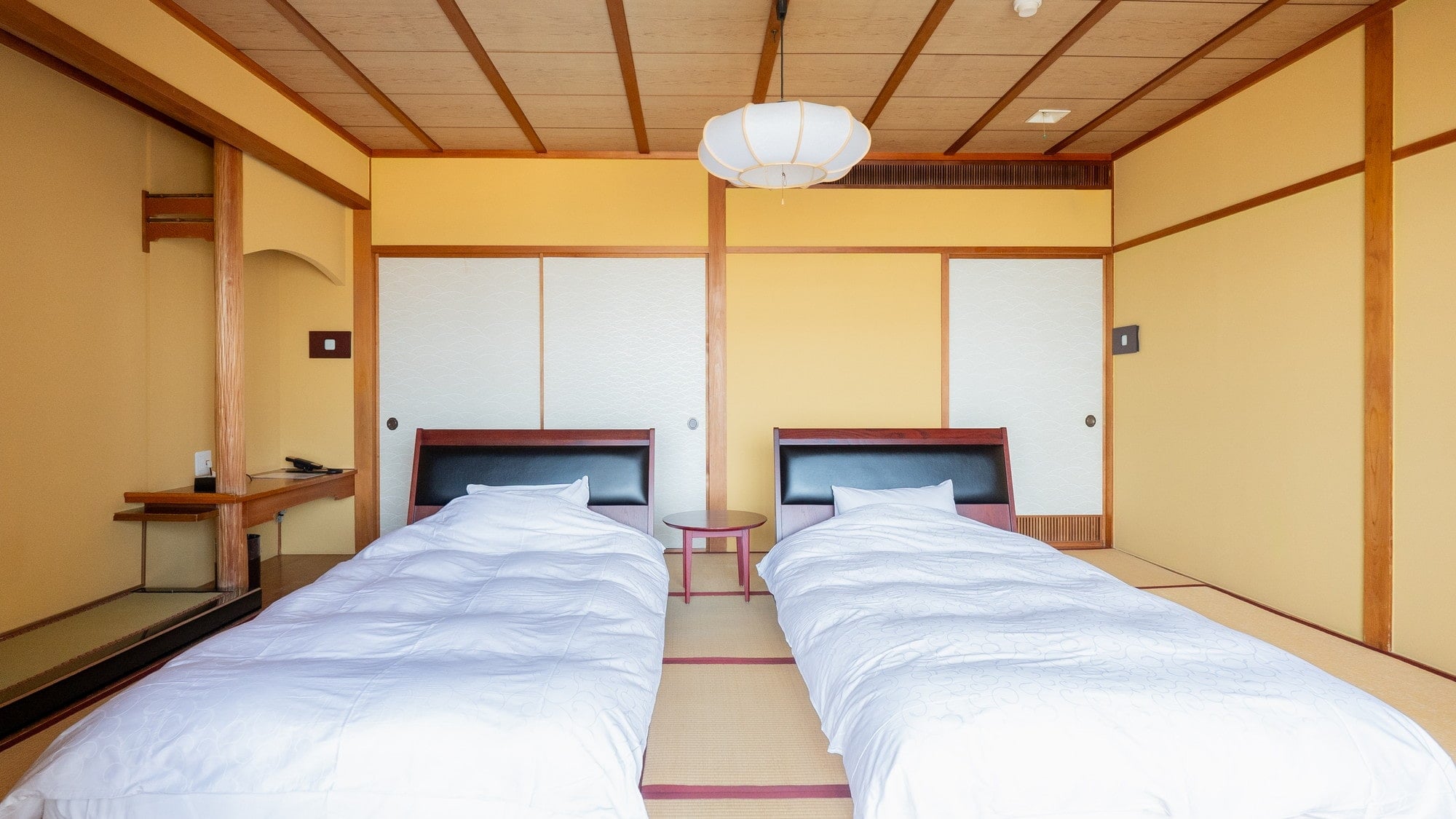 [Non-smoking] Japanese-style room (10-12 tatami mats)