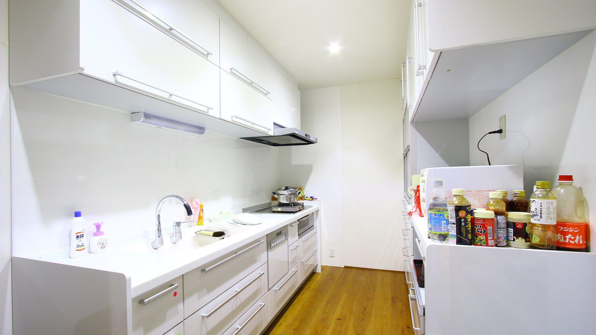 Guests who book the BBQ plan can use the shared kitchen.