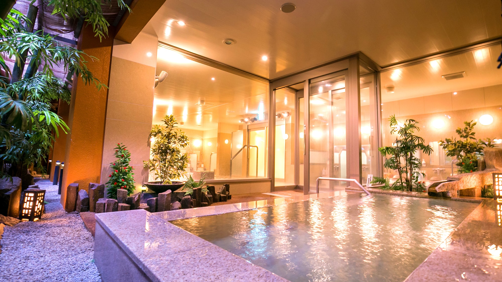 ■ Open-air bath (men's bath) ■ Relax in a Japanese-style bath ♪