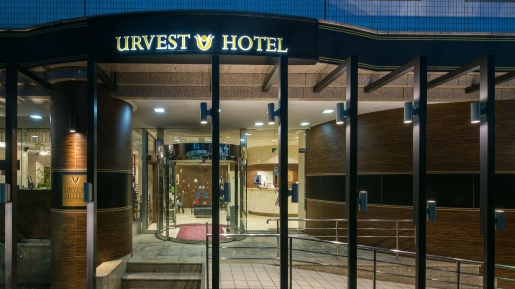 Exterior: Excellent location for both business and sightseeing! The newly reborn Urvest Hotel Kamata.