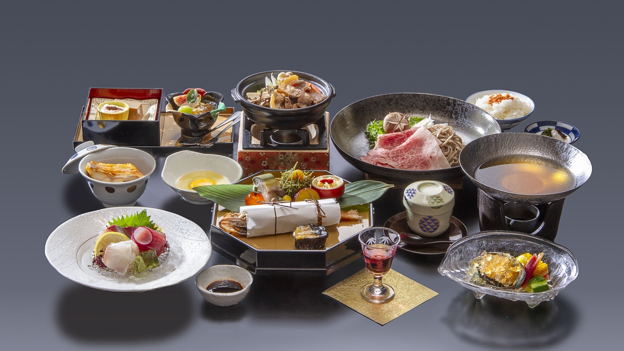 [Autumn 2024 ◆ Carefully selected Shimane gourmet! A banquet of mountain and sea cuisine] A luxurious banquet with Shimane Wagyu beef and abalone as the main dishes
