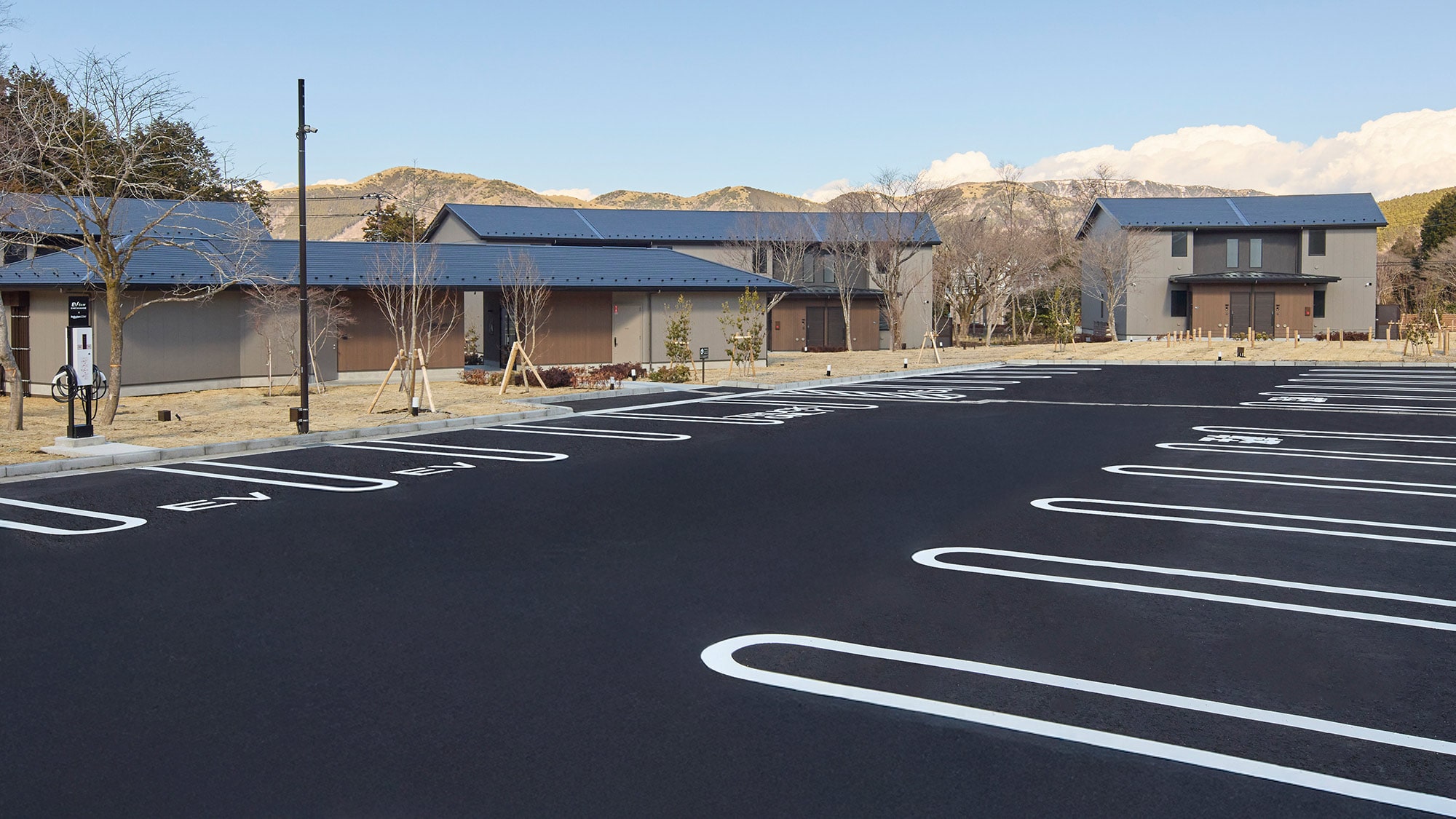 [Parking] Dedicated parking available (1 car per room) No reservation required, free use