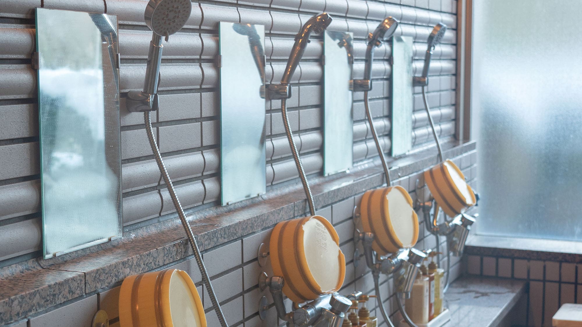 ・[Large public bath] Wash away the fatigue of the day with a hot shower and take a break. This is the start of your relaxation time.