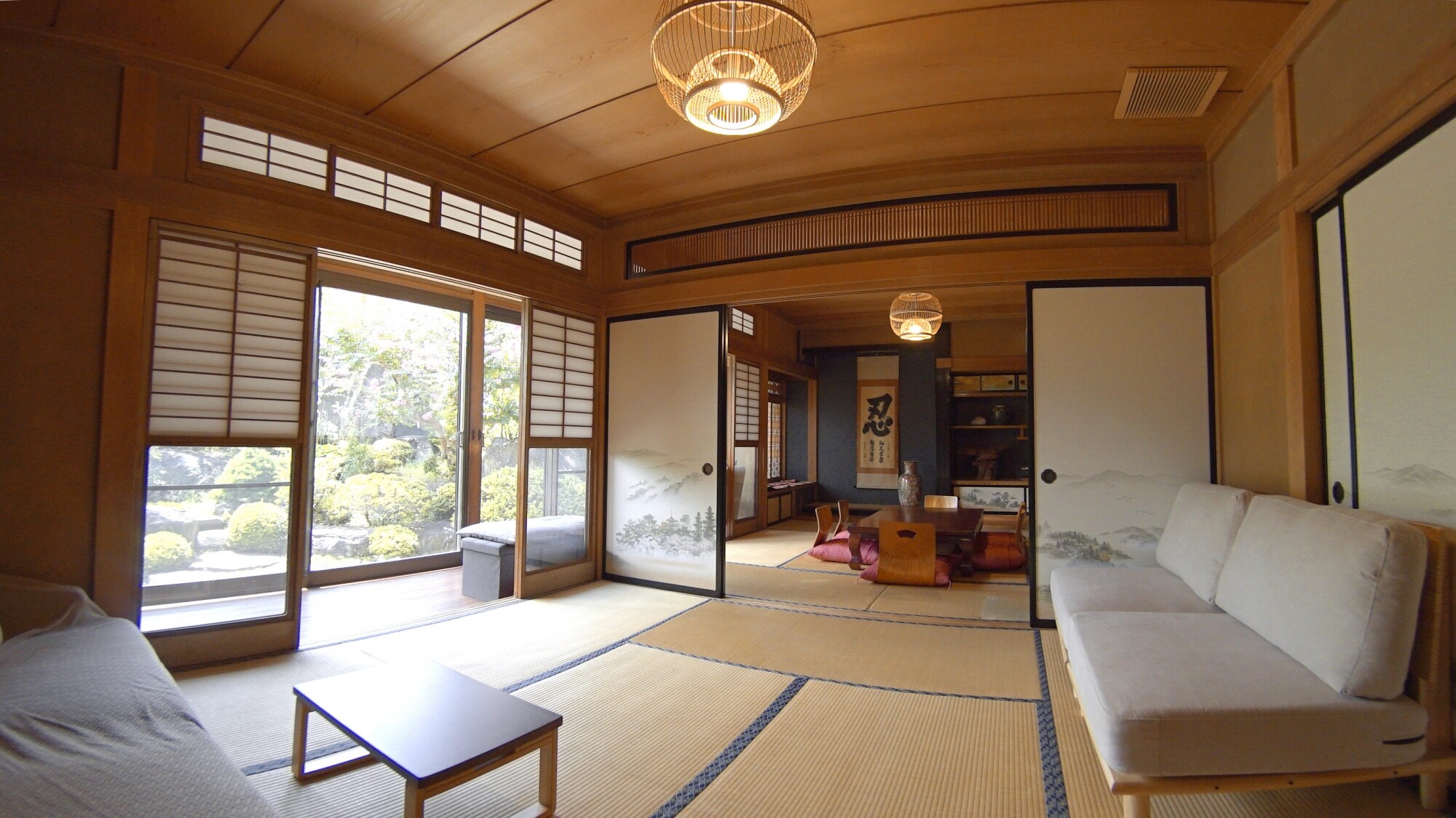 * ＜花園洋房＞ 房間（例） 如果拆掉推拉門，這個房間可以當作大廳使用。