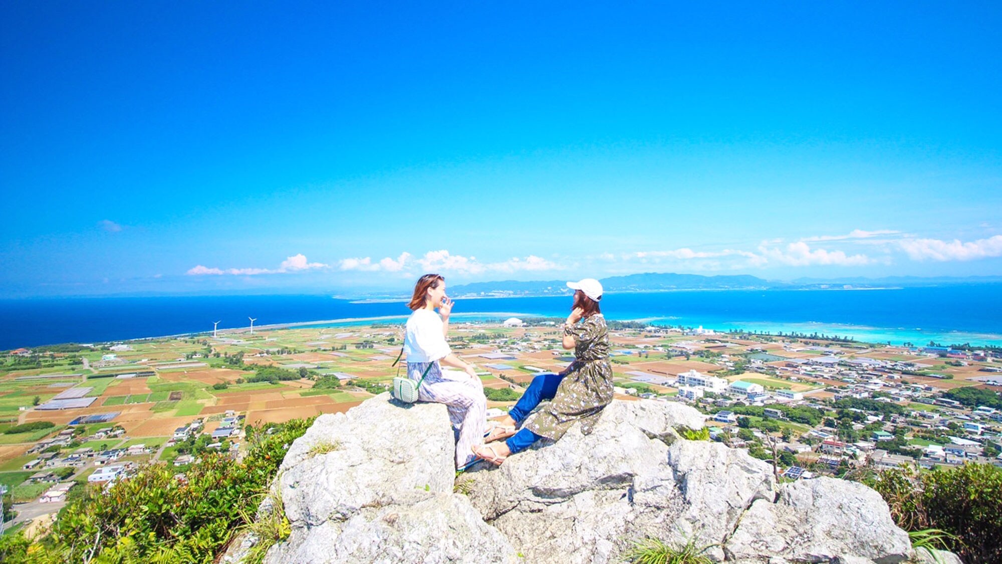 *【觀光】從伊江島立中可以隱約看到沖繩本島