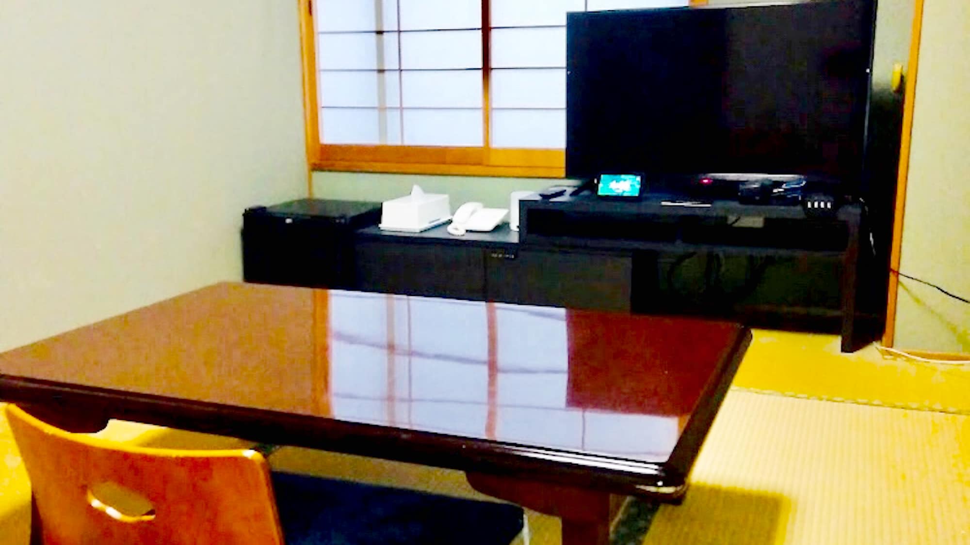 ・ An example of a Japanese-style room with 6 tatami mats