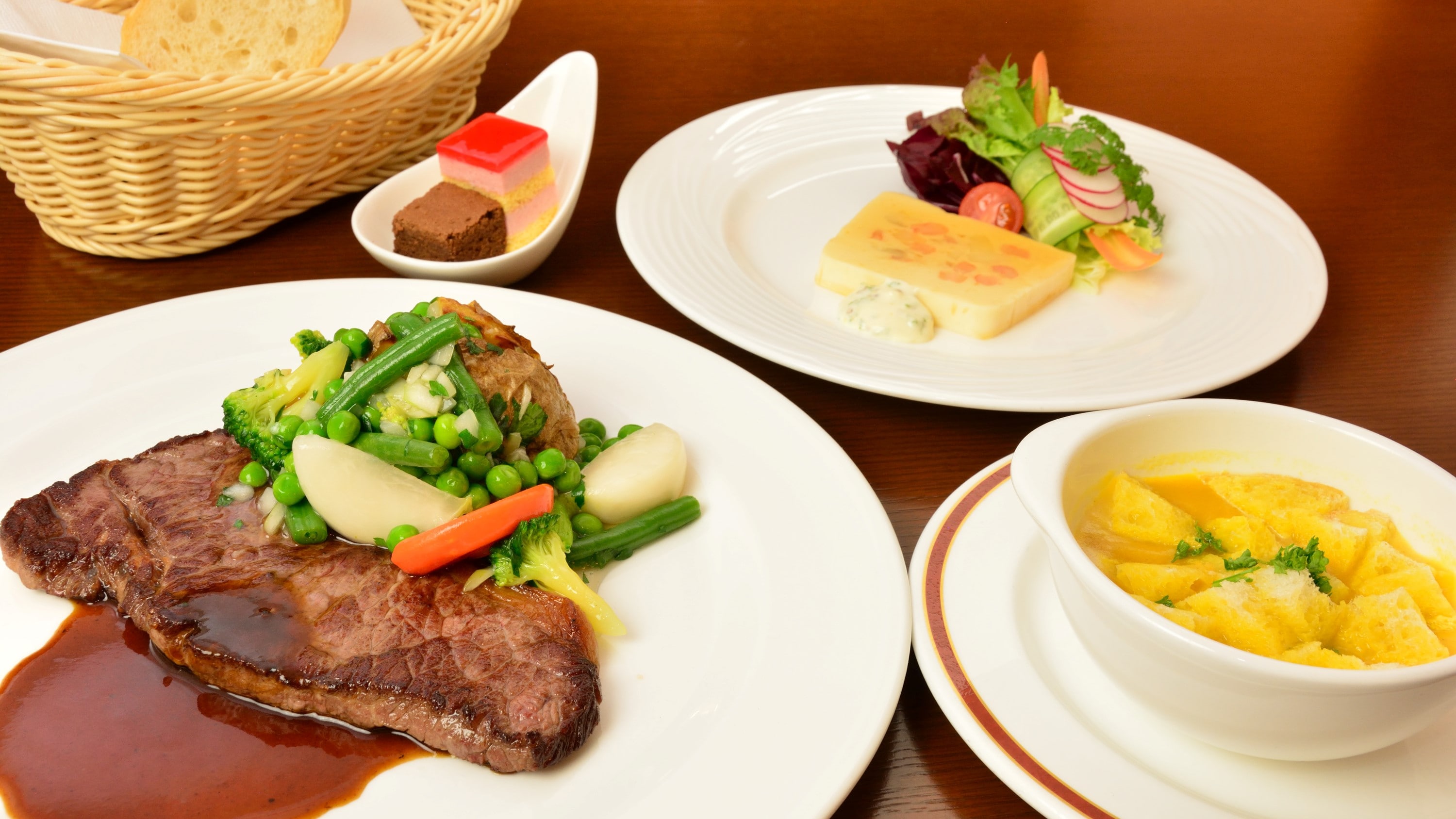 Falstaff Pub Seasonal Dinner
